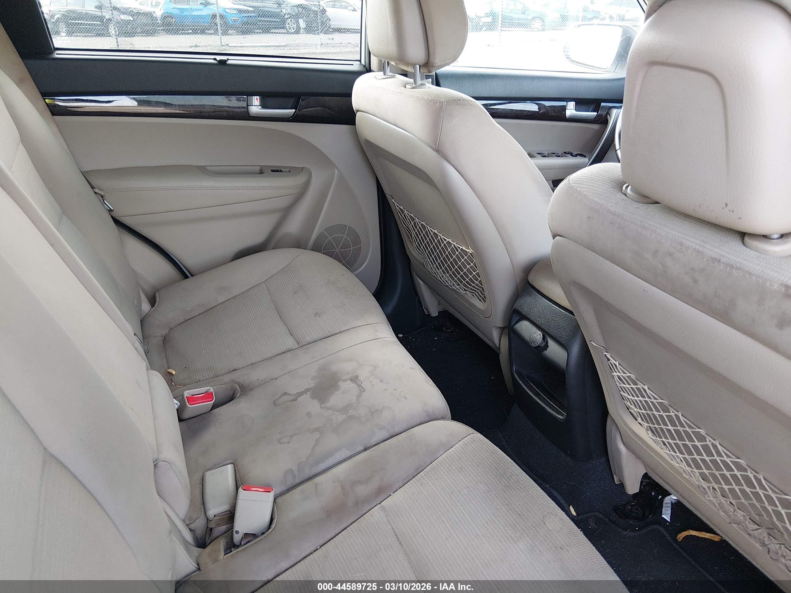 KIA SORENTO image 8