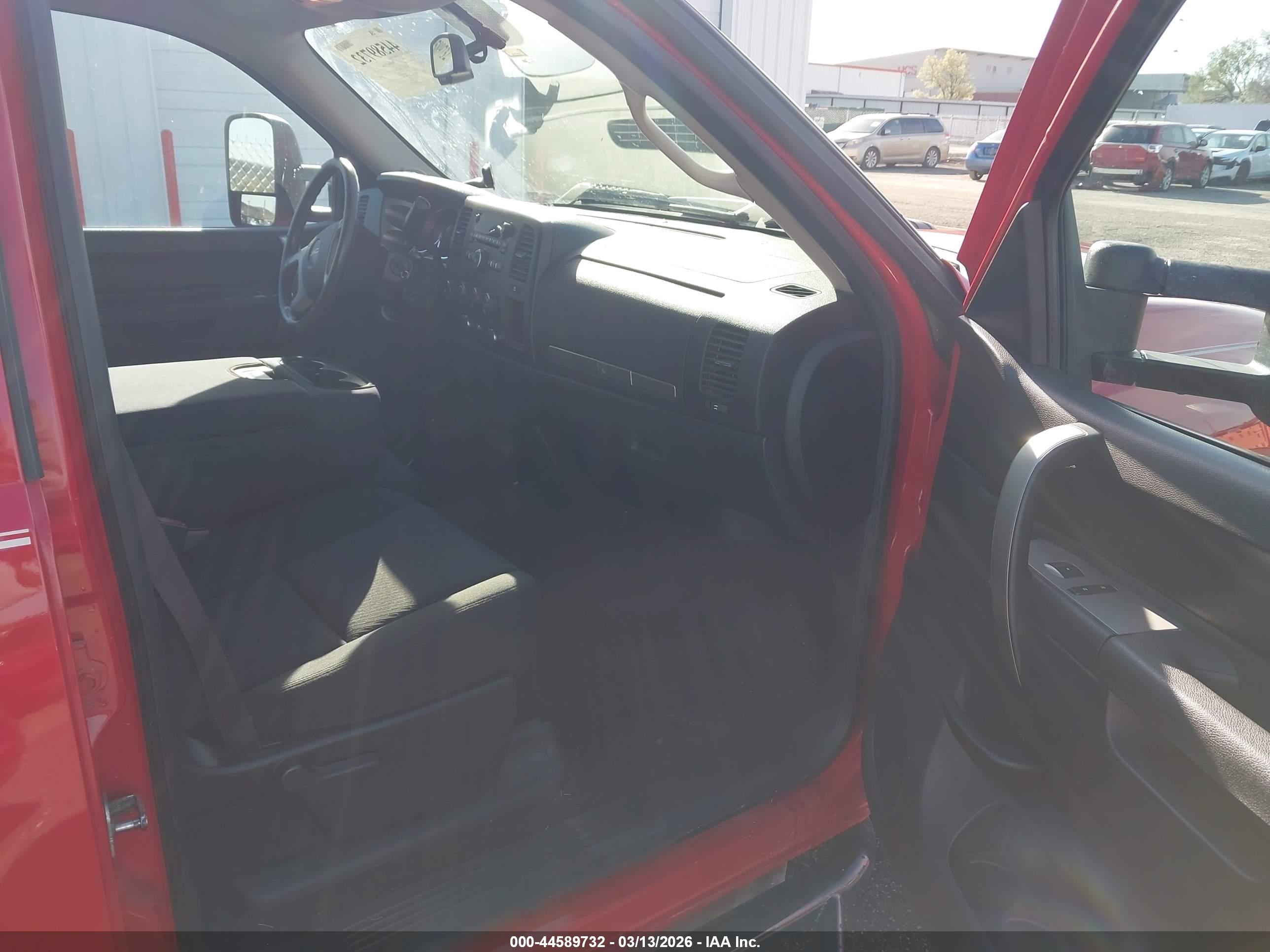 GMC SIERRA image 5