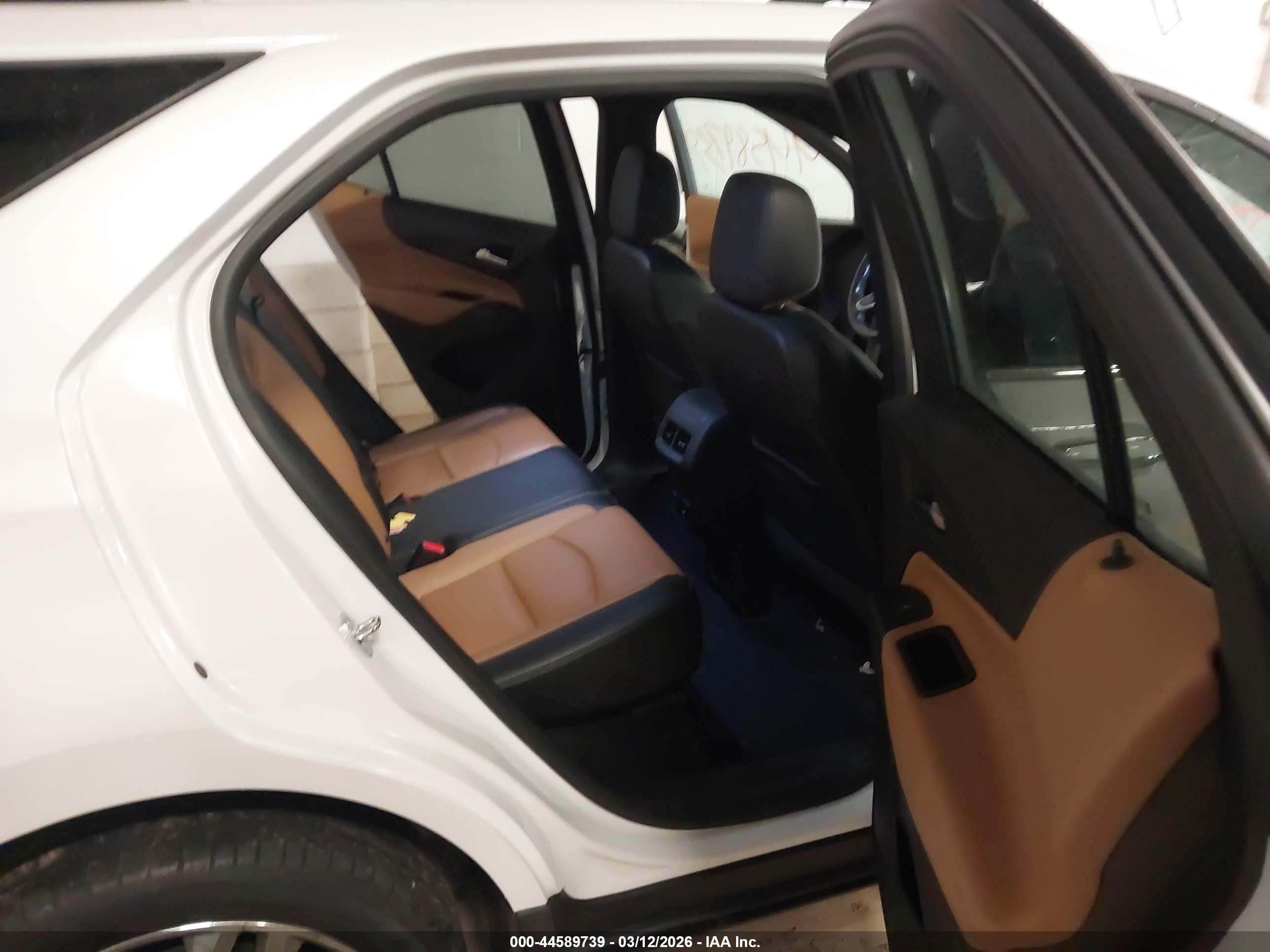 CHEVROLET EQUINOX image 8
