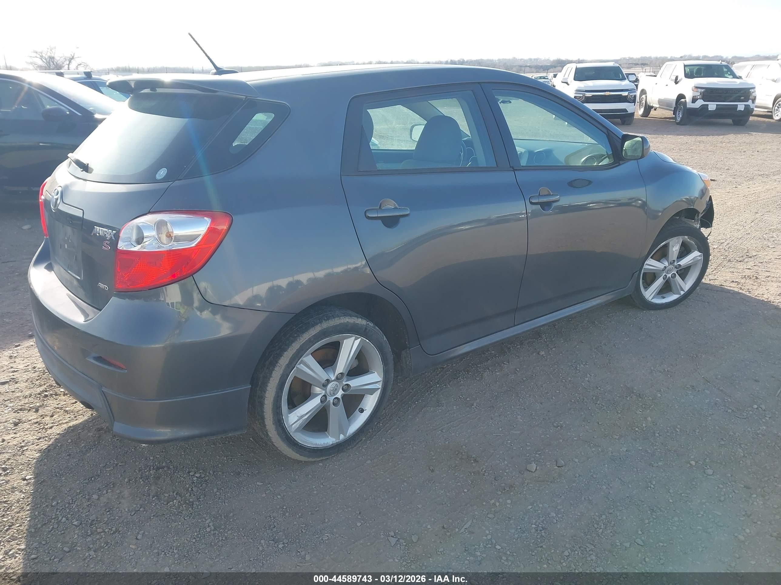 TOYOTA MATRIX image 4