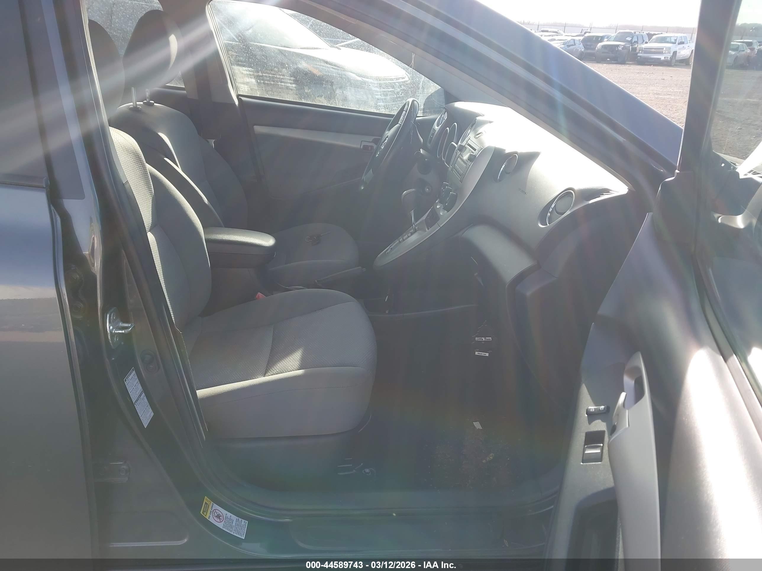 TOYOTA MATRIX image 5