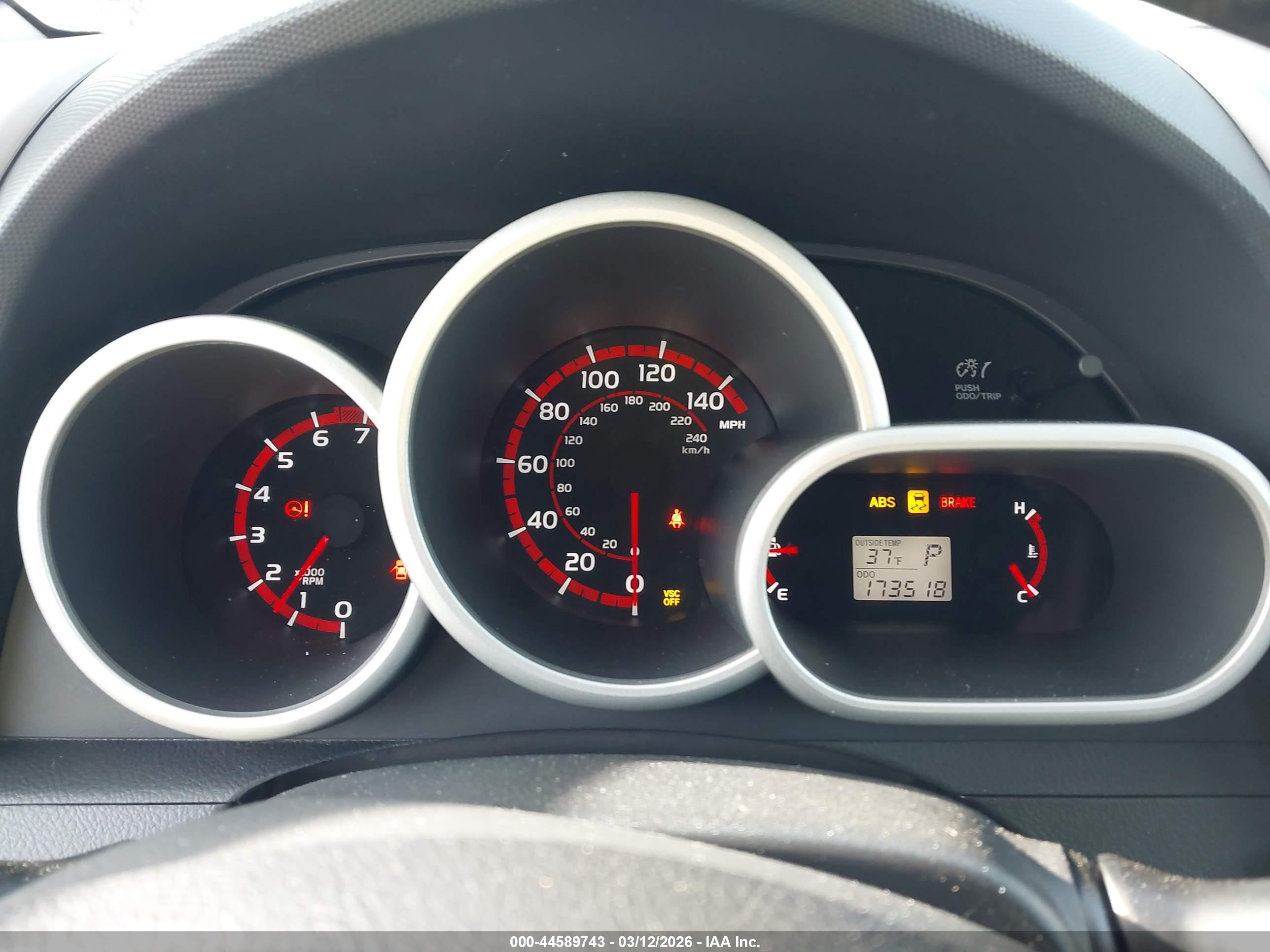 TOYOTA MATRIX image 7