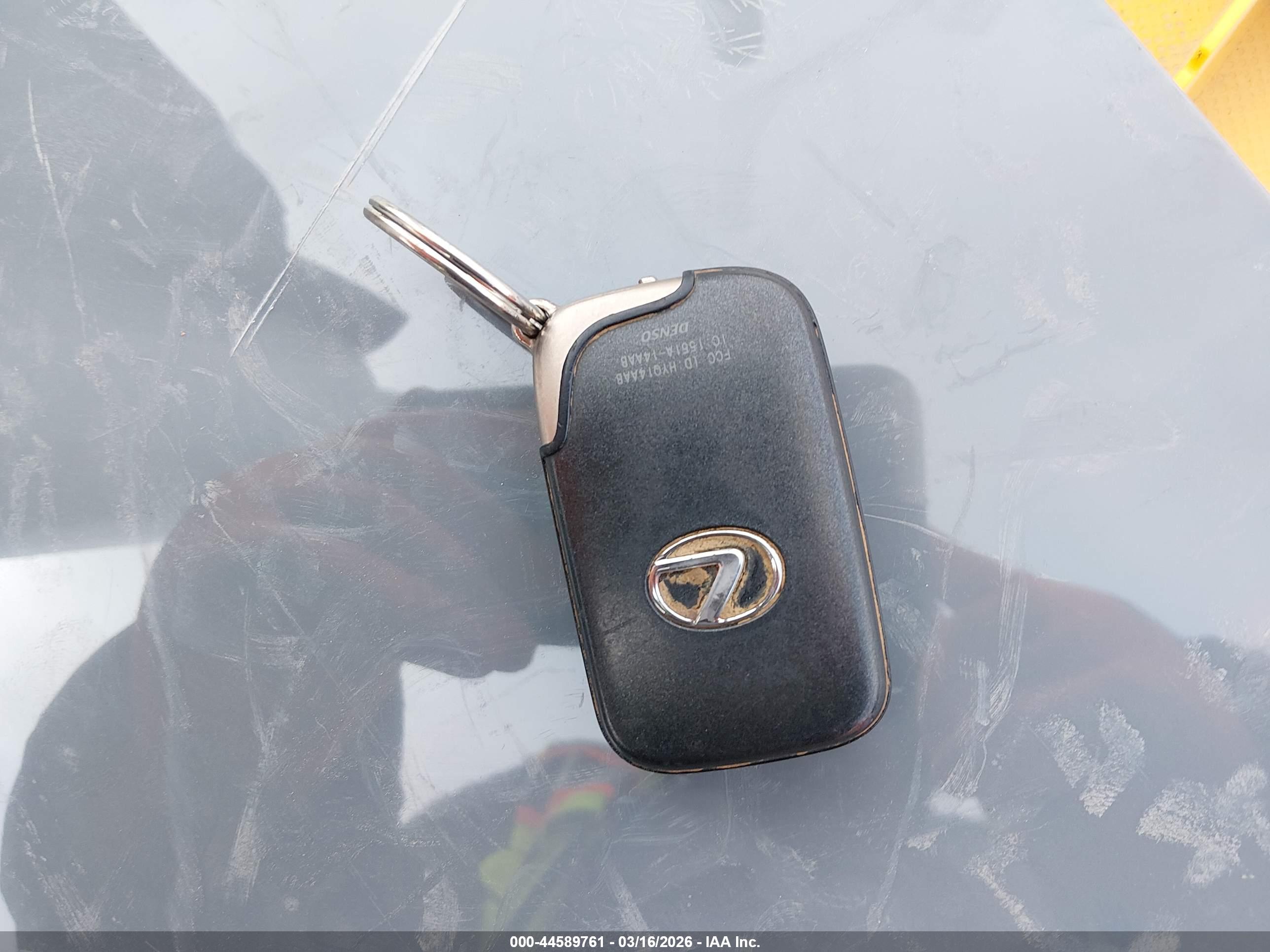 LEXUS ES image 11