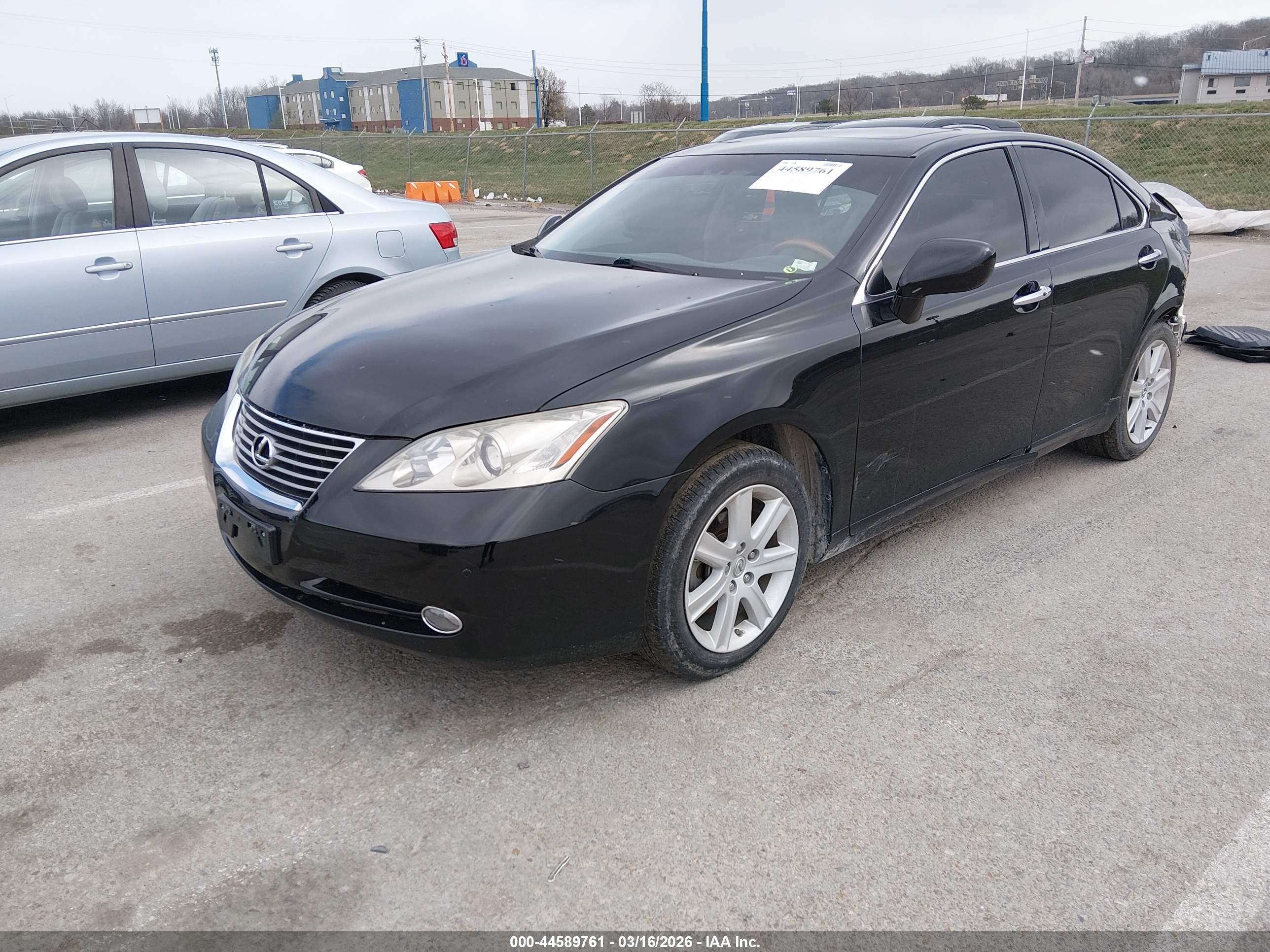 LEXUS ES image 2