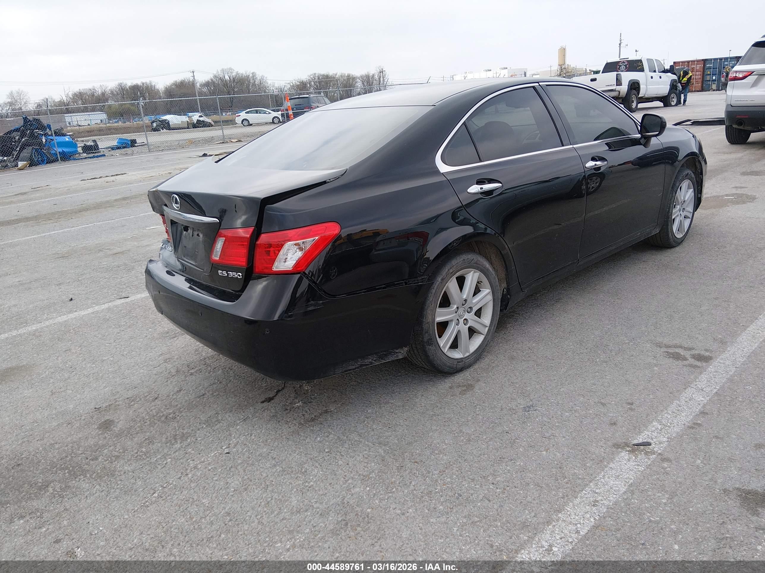 LEXUS ES image 4