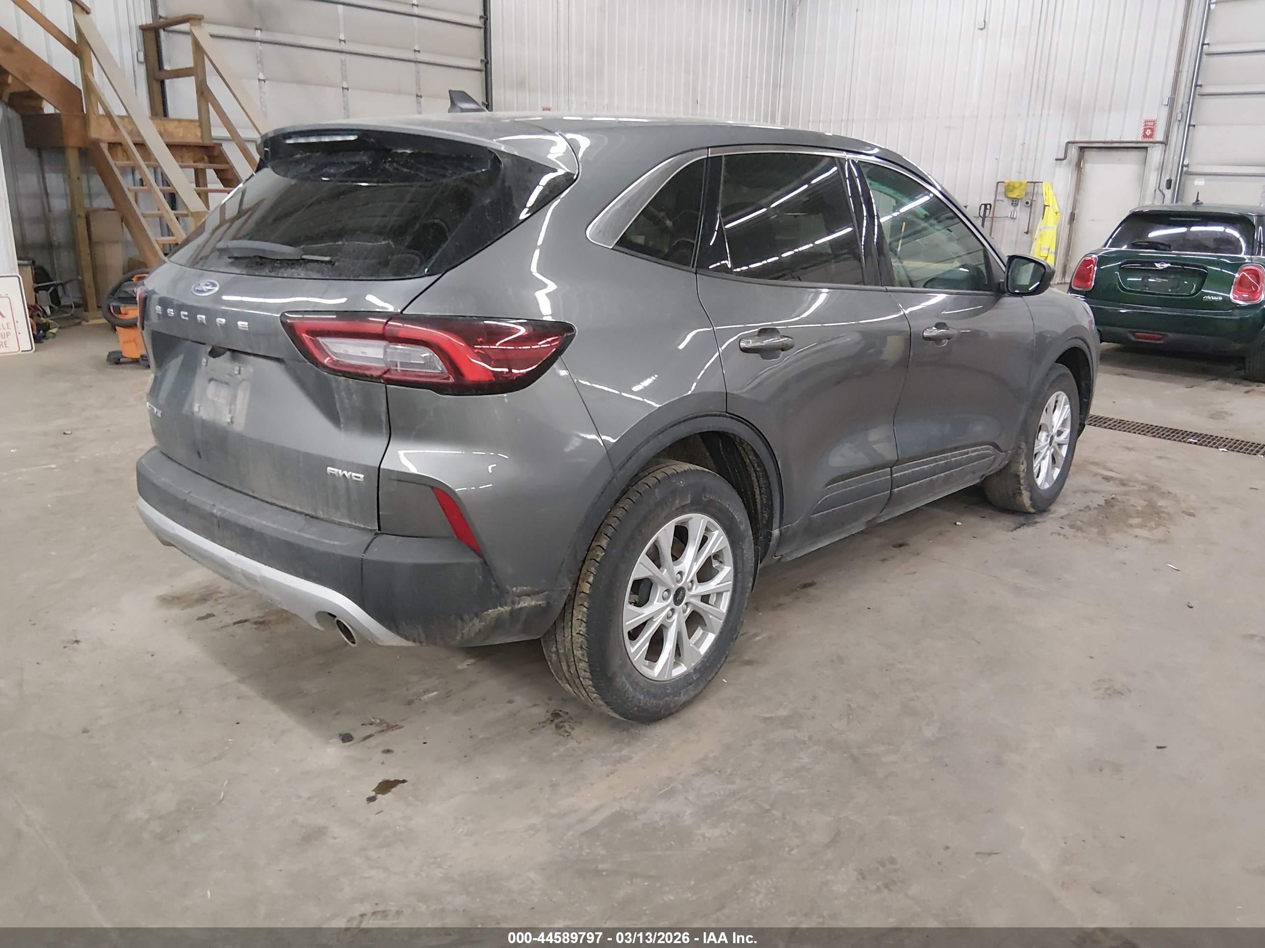 FORD ESCAPE image 4