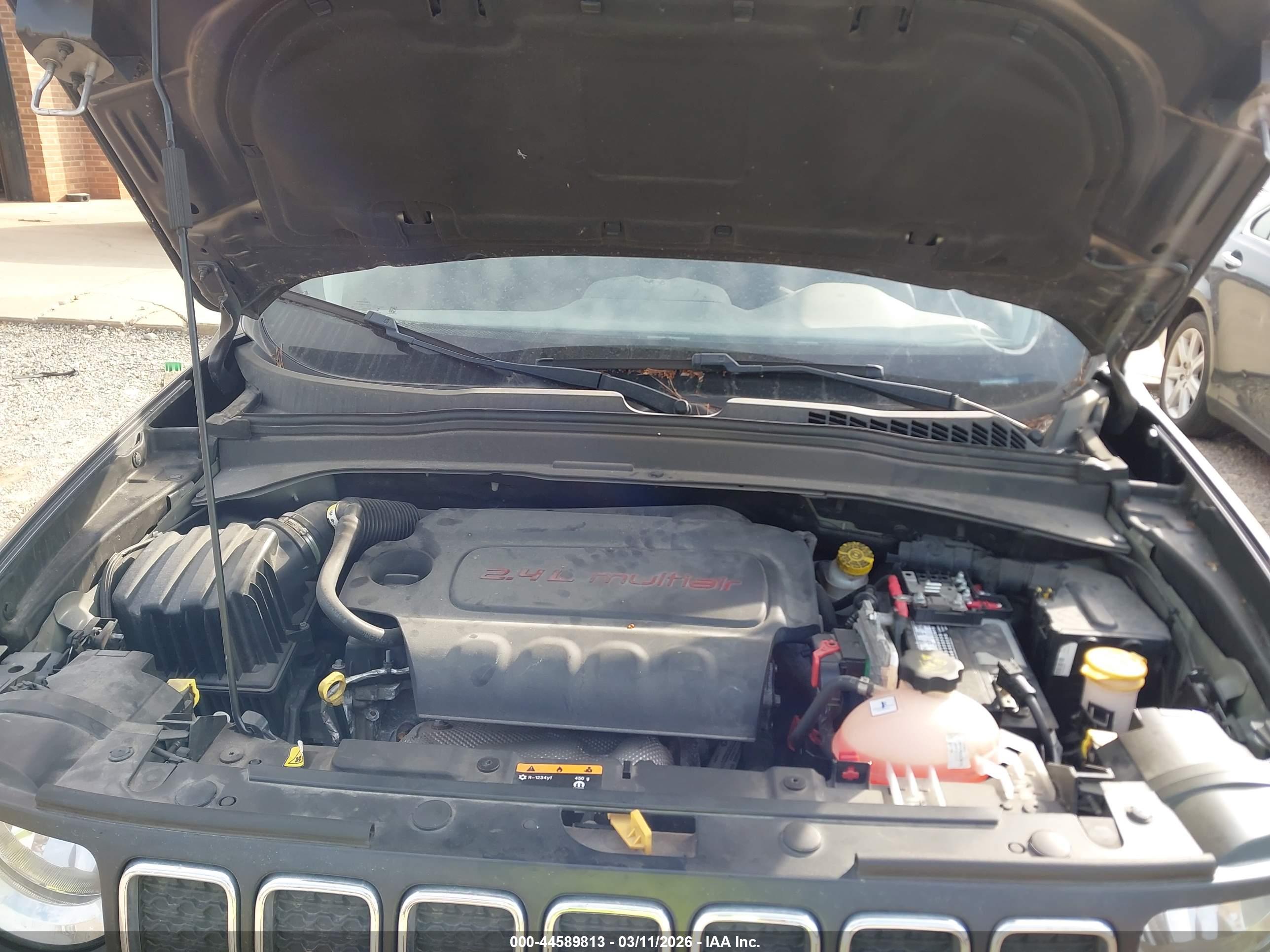 JEEP RENEGADE image 10