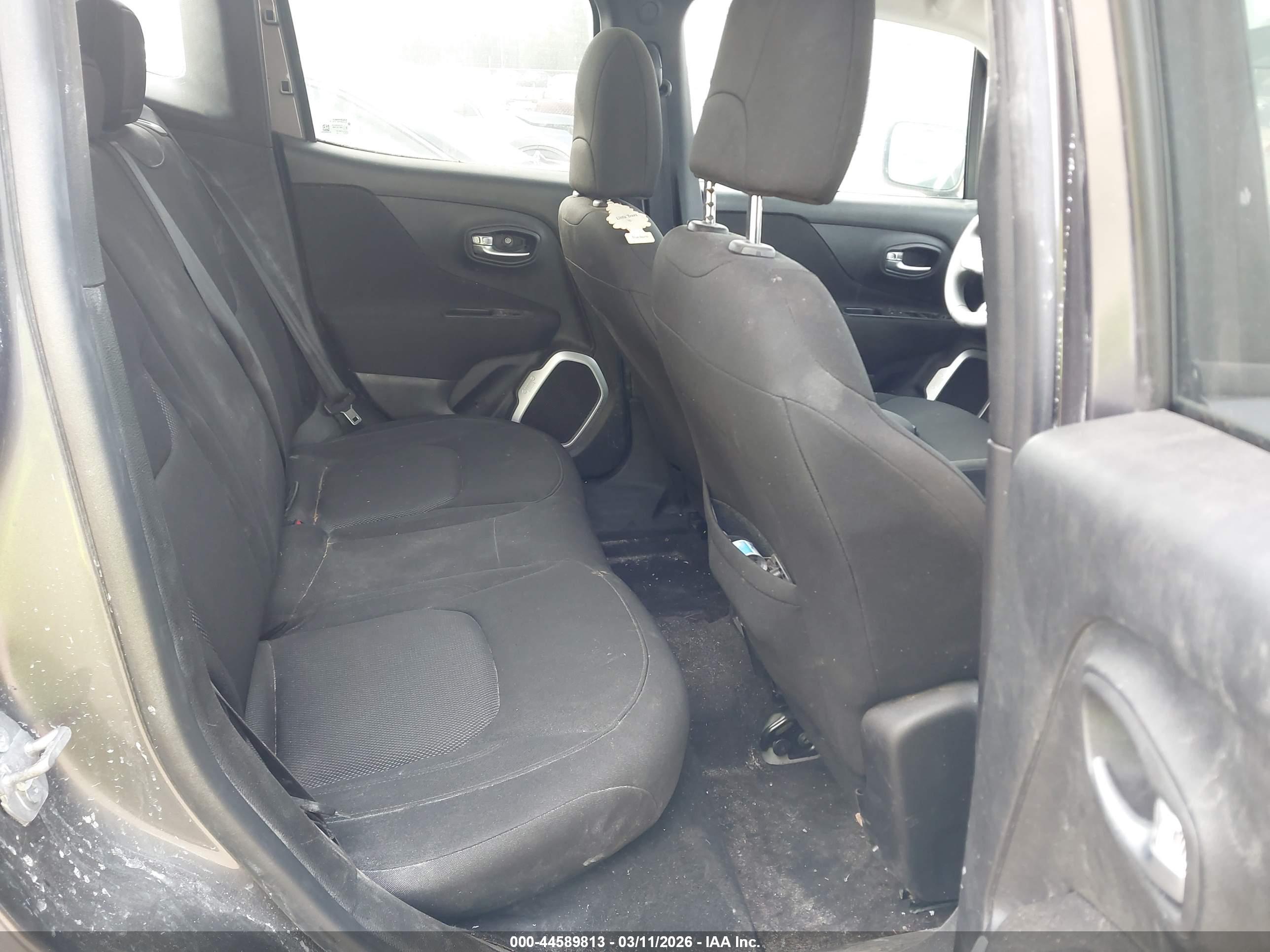 JEEP RENEGADE image 8
