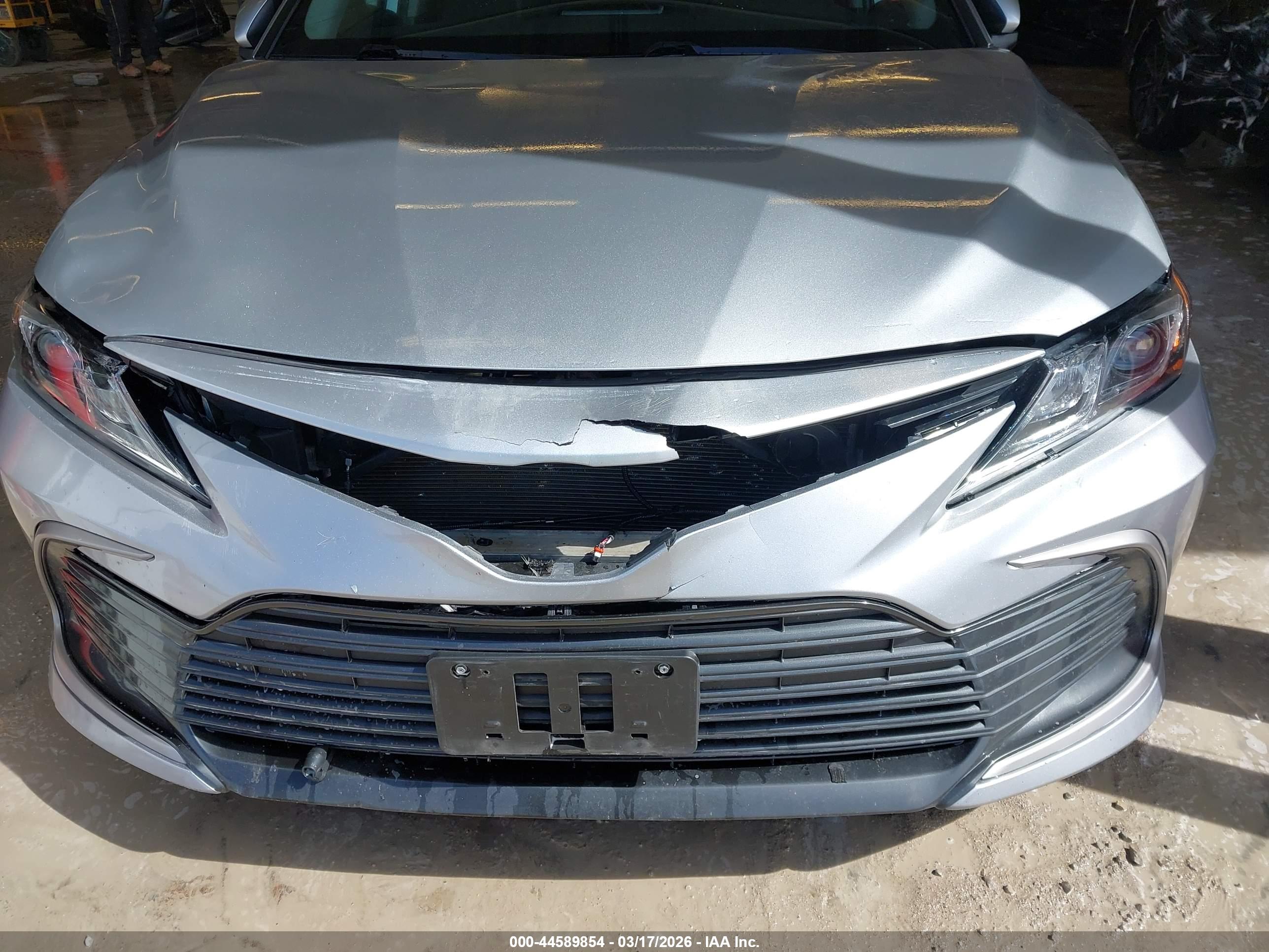 TOYOTA CAMRY image 6