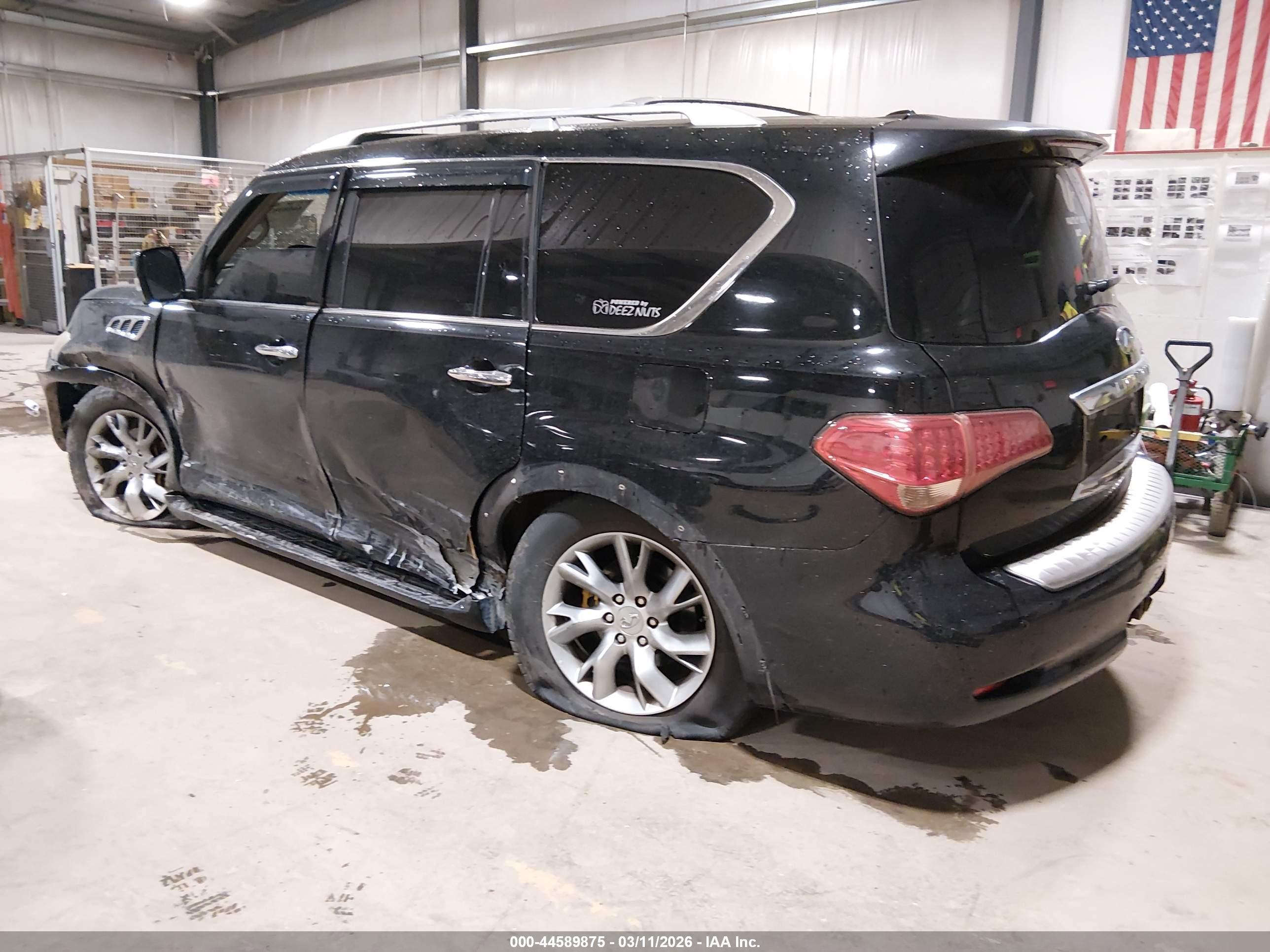 INFINITI QX56 image 3