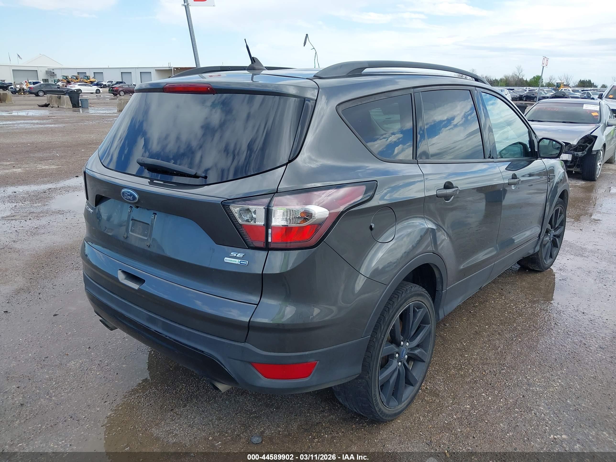 FORD ESCAPE image 4