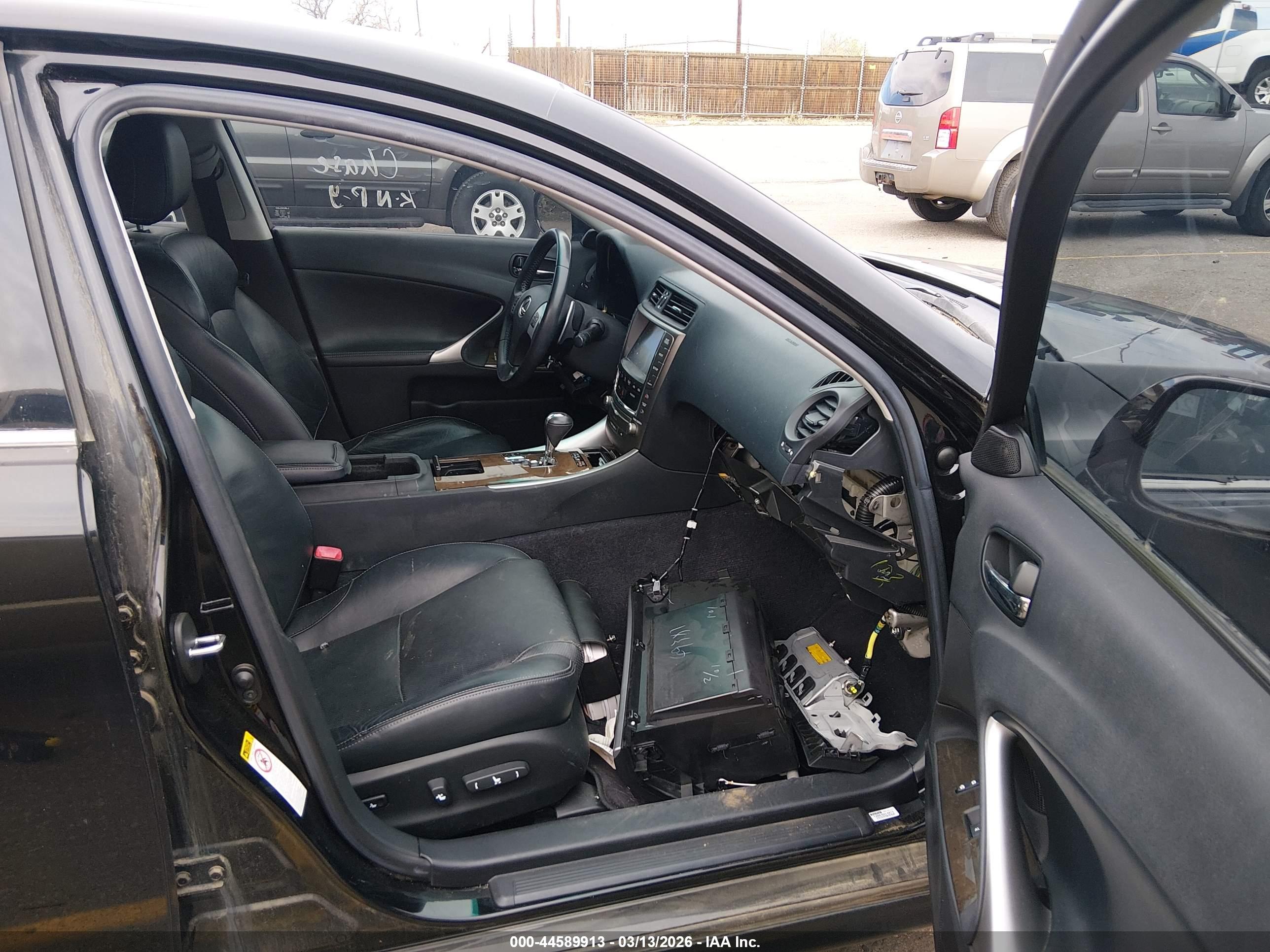 LEXUS IS image 5