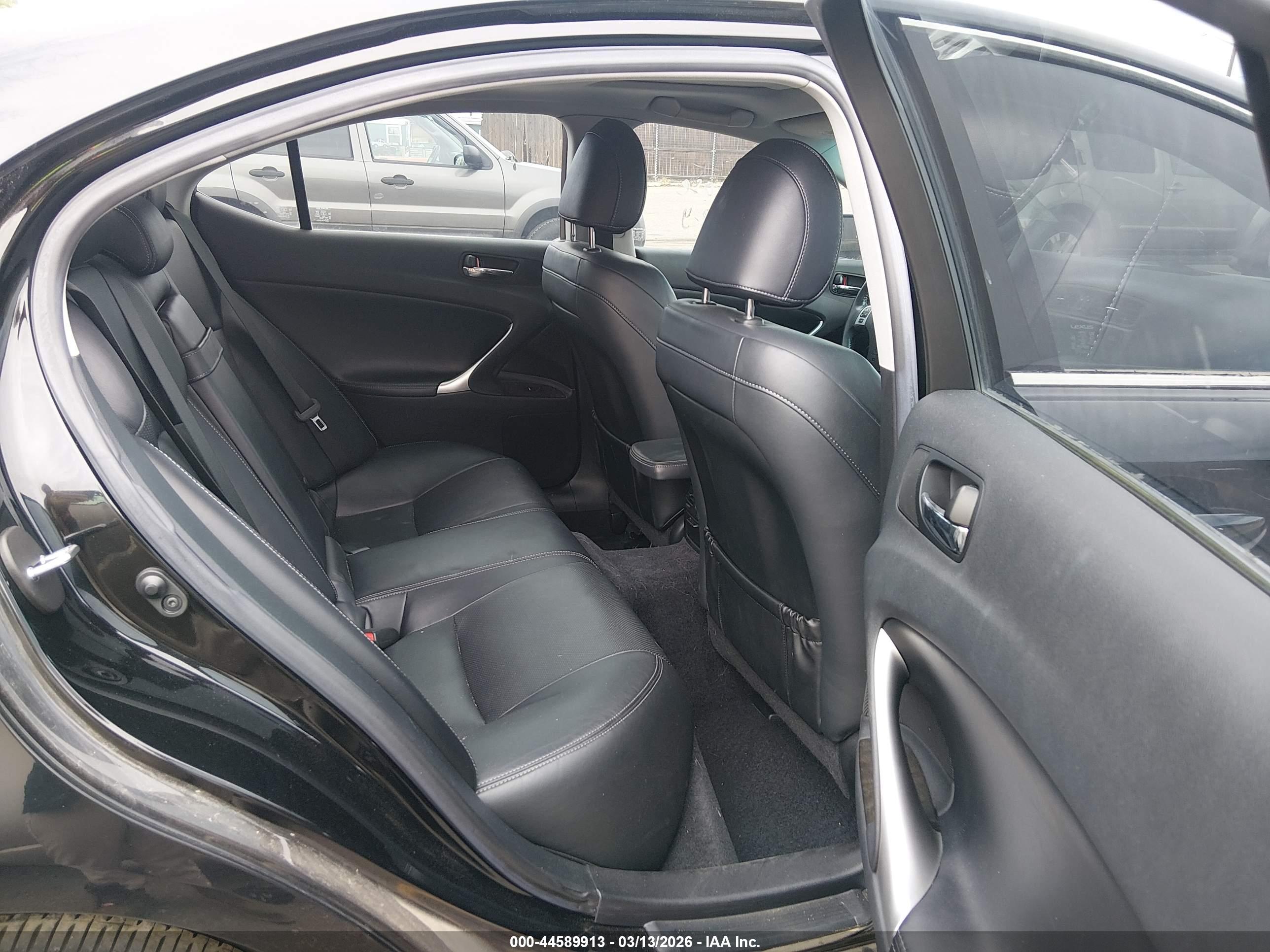 LEXUS IS image 8