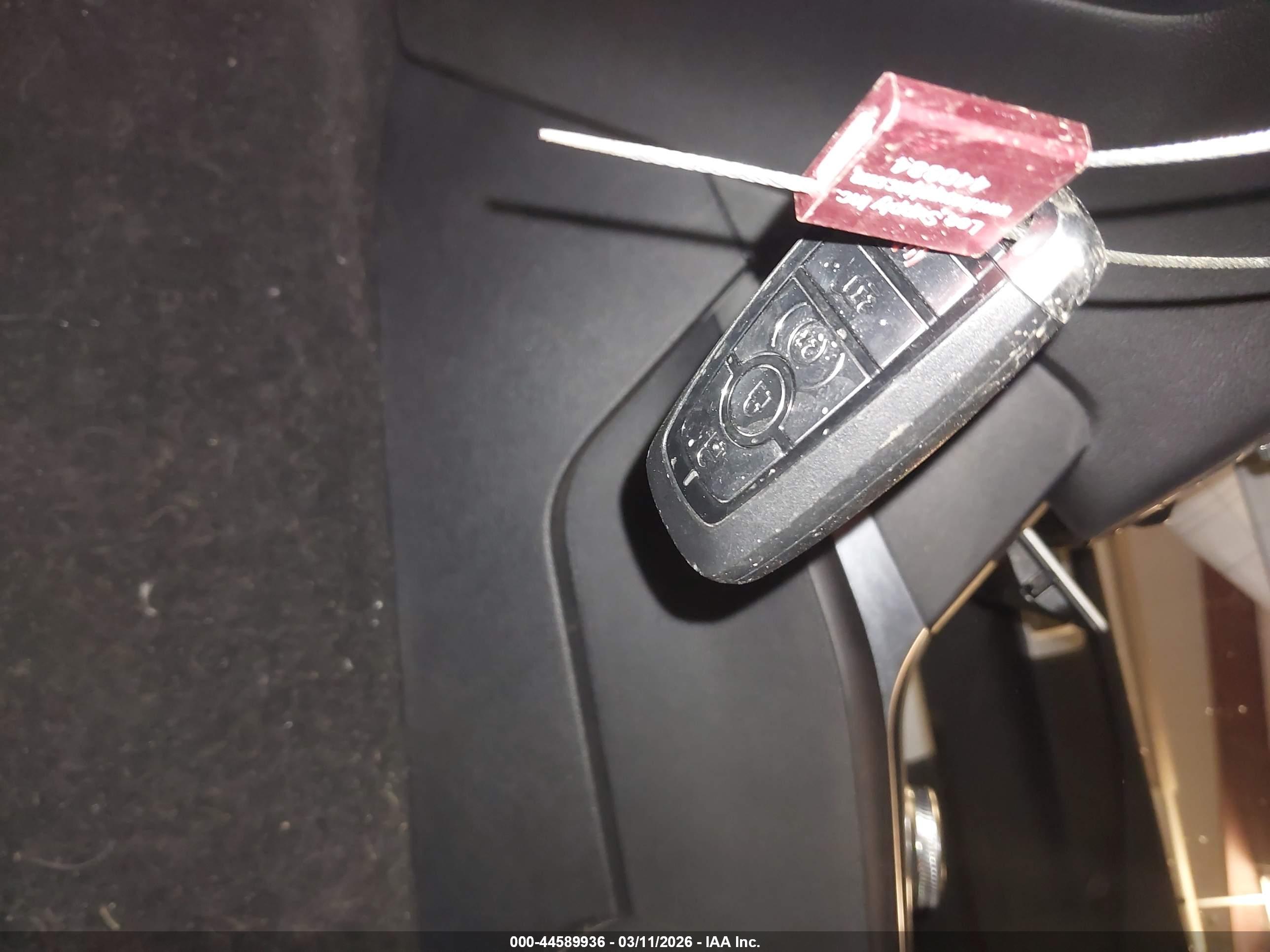 FORD EXPLORER image 11