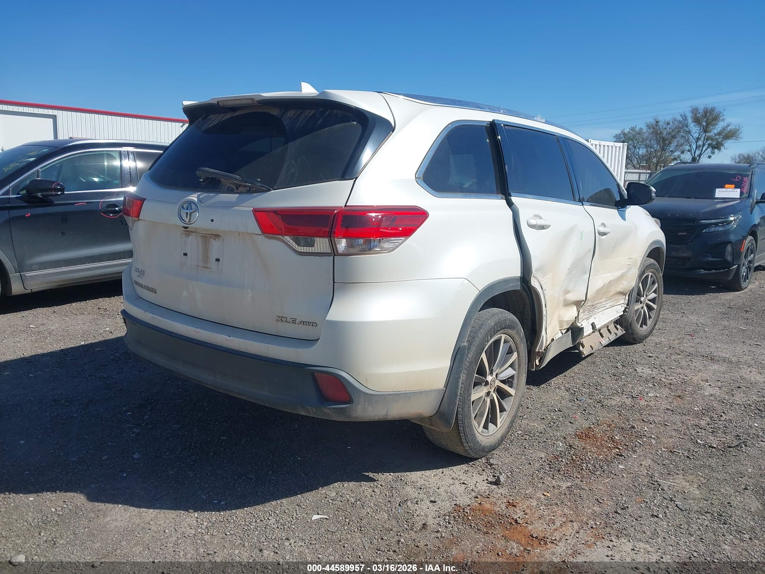 TOYOTA HIGHLANDER image 4