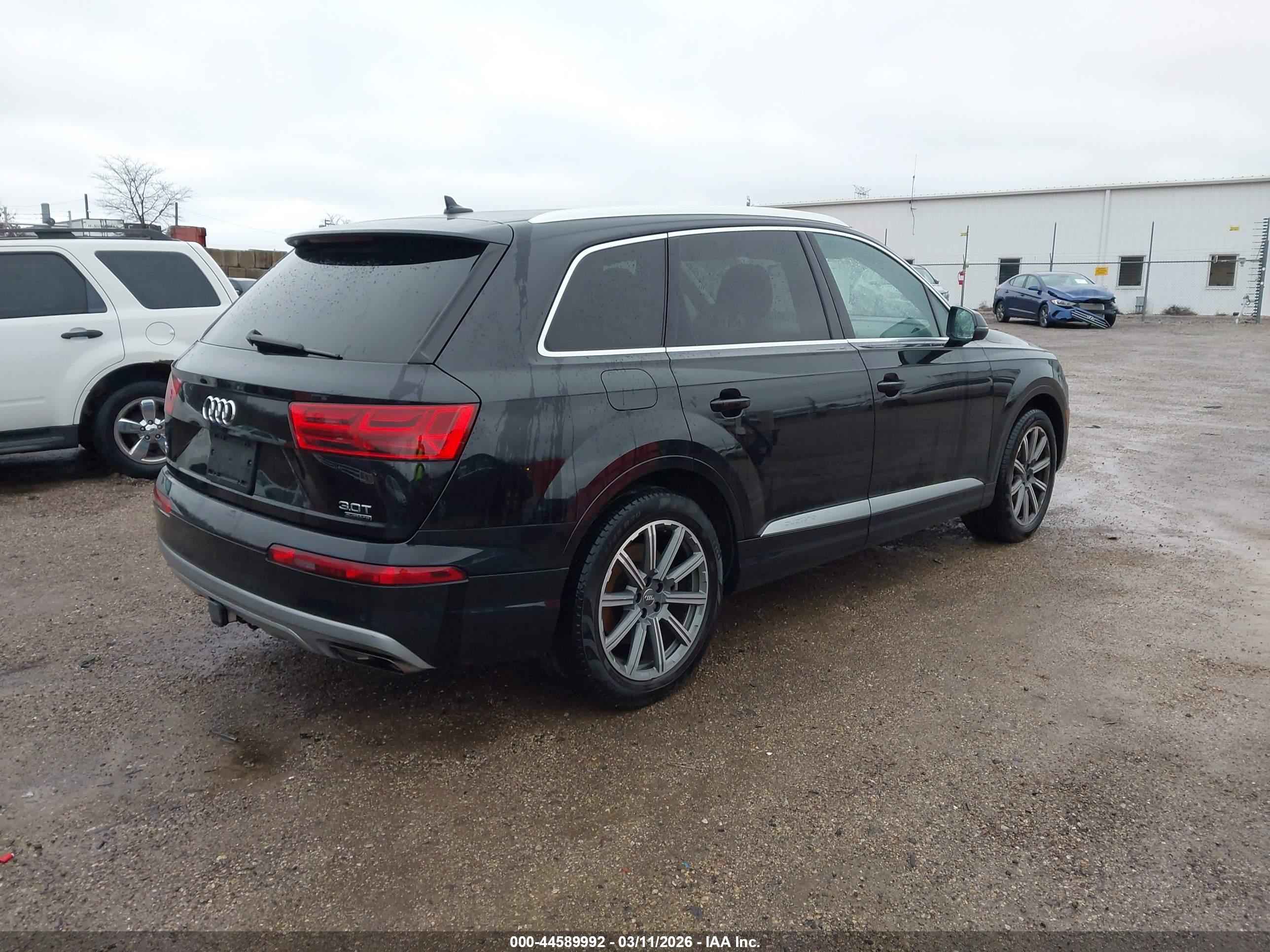 AUDI Q7 image 4