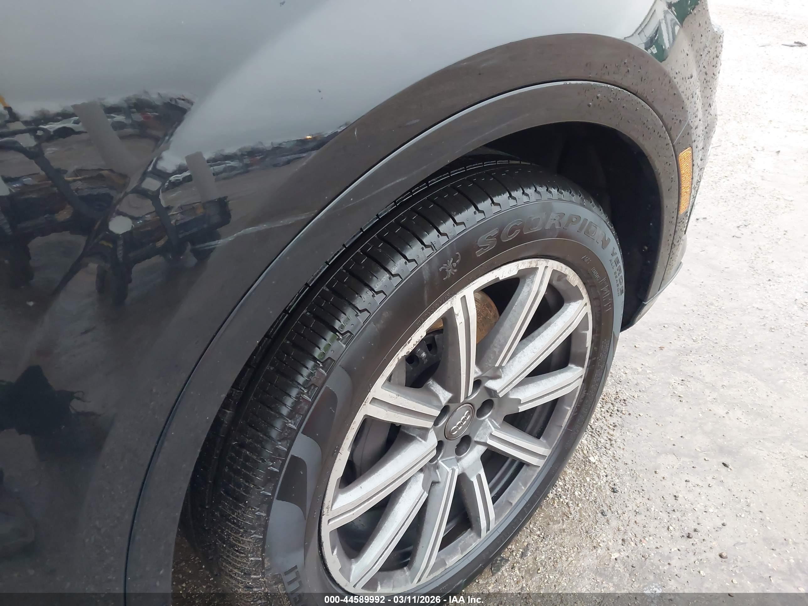 AUDI Q7 image 6
