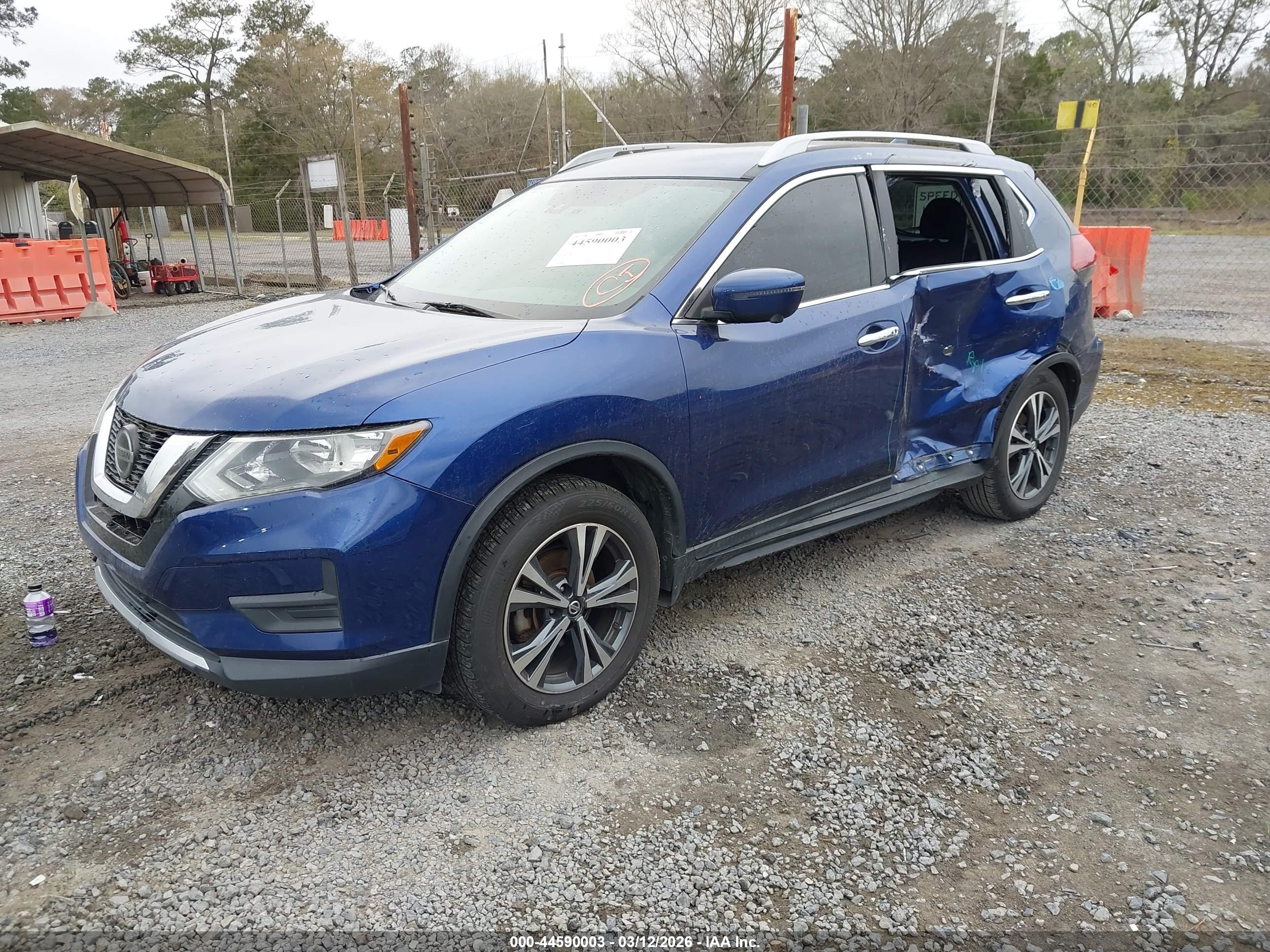 NISSAN ROGUE image 2