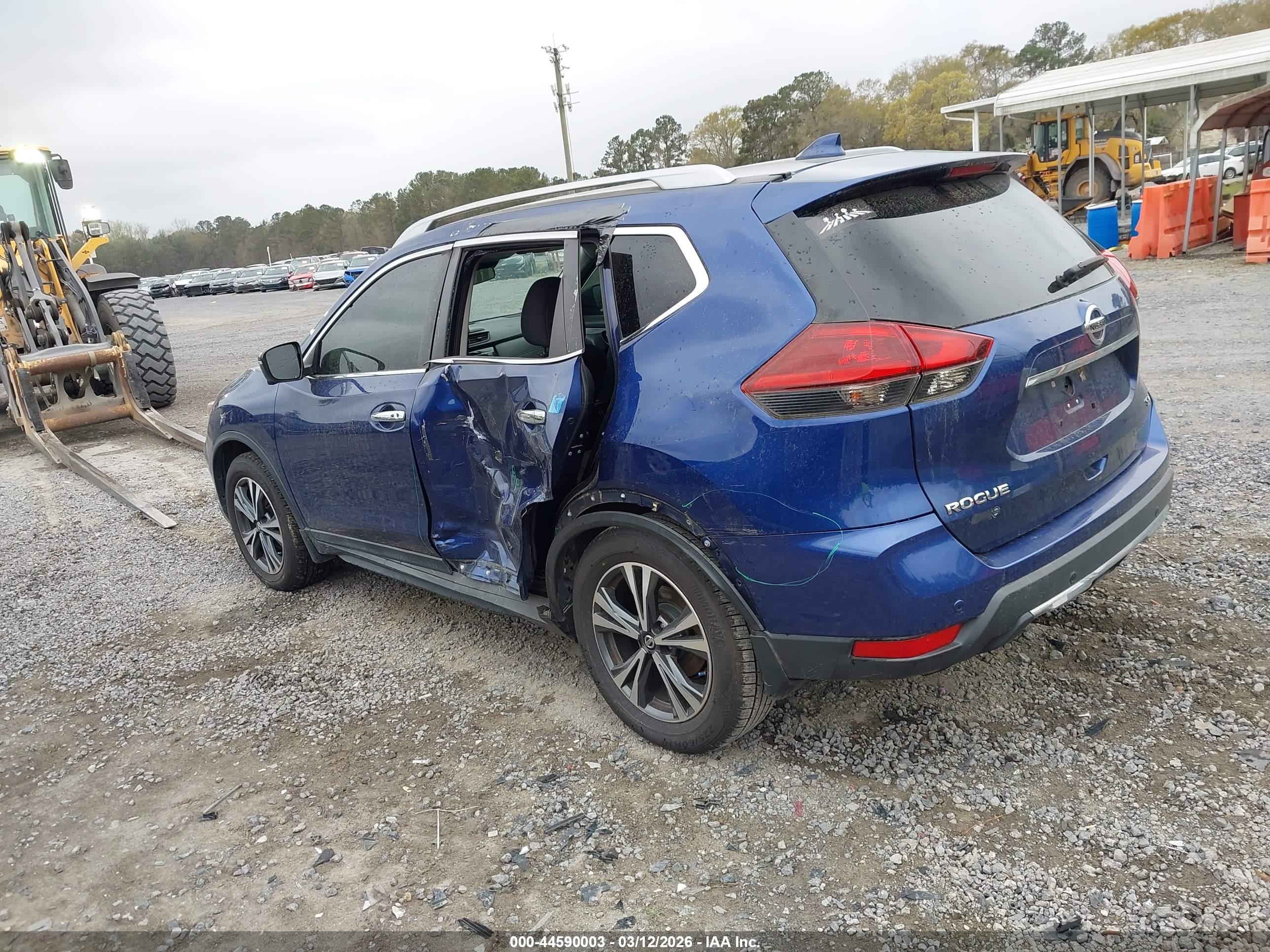 NISSAN ROGUE image 3