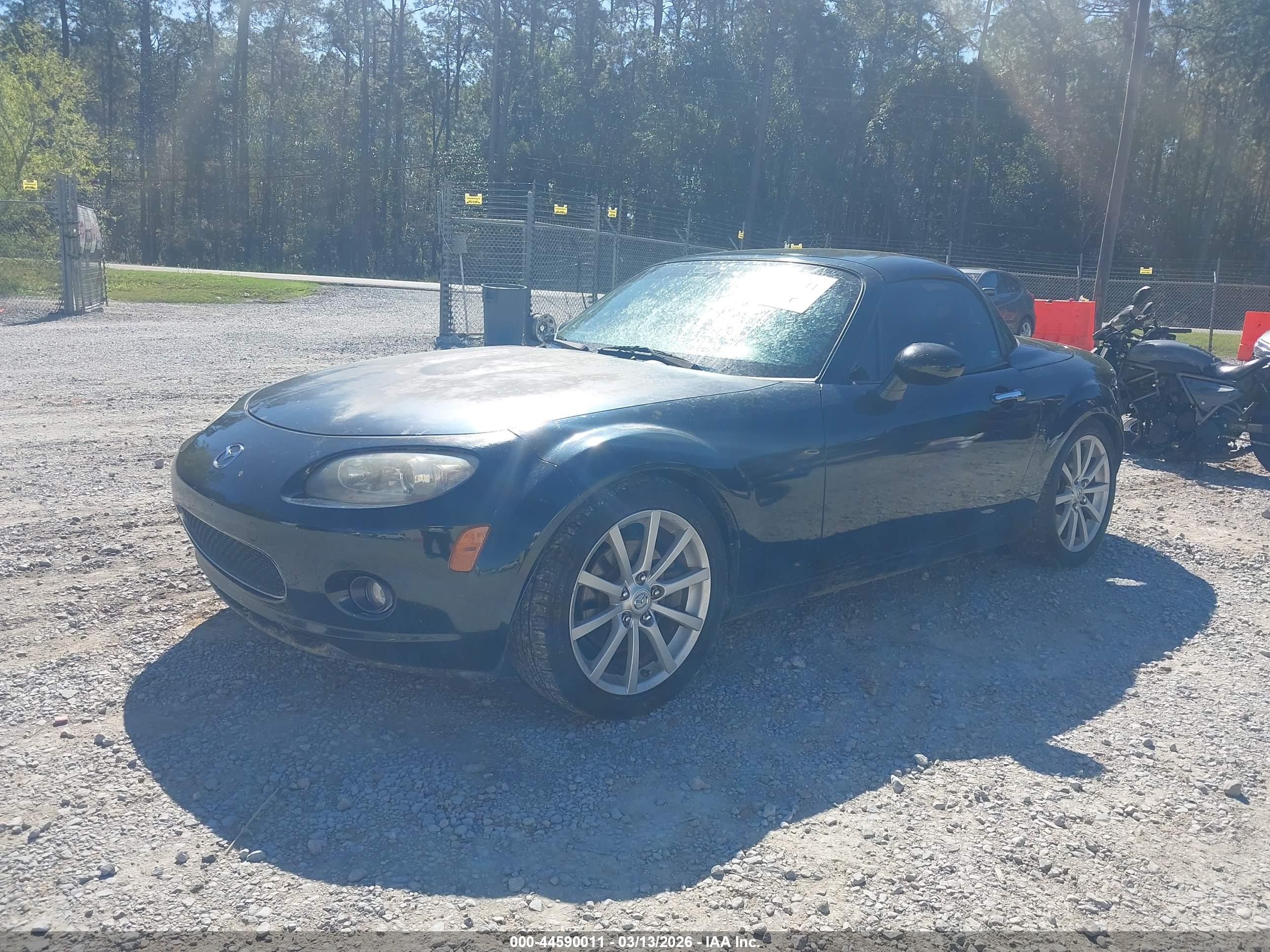 MAZDA MX-5 image 2