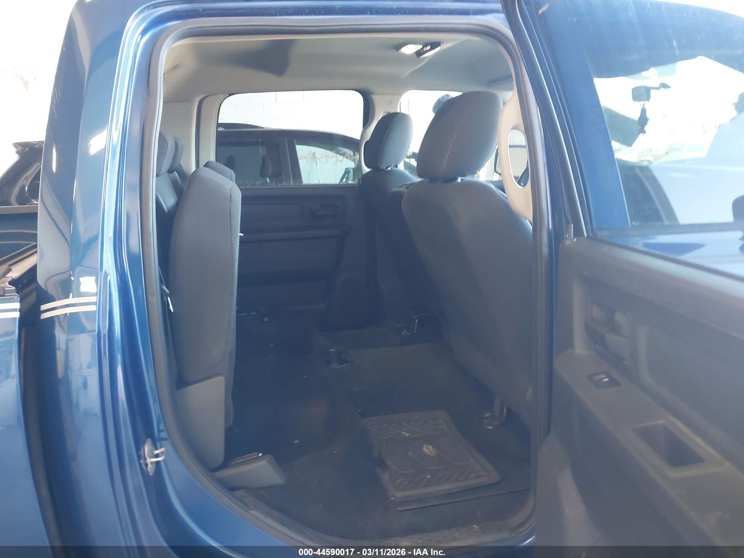 DODGE RAM image 8