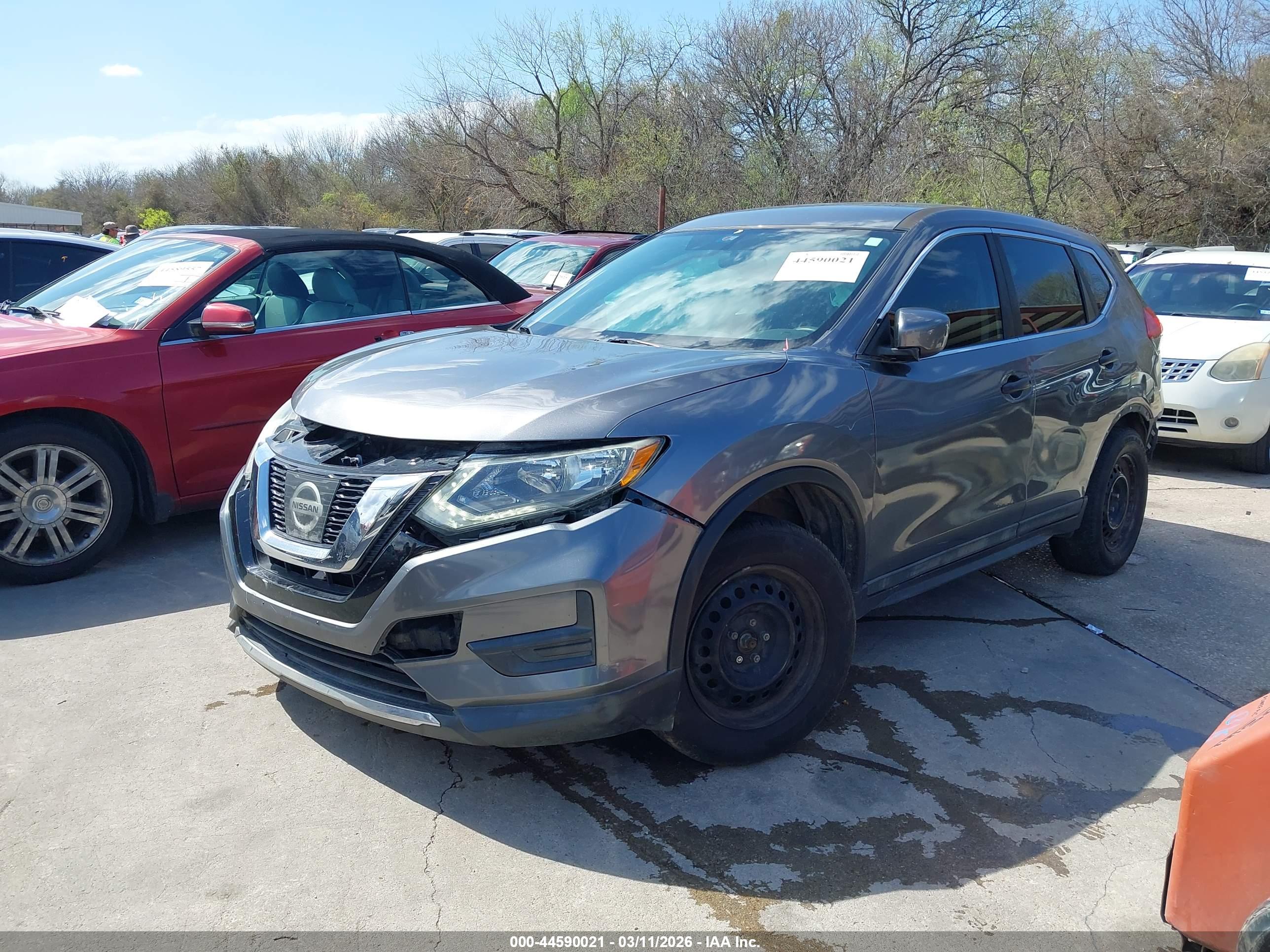 NISSAN ROGUE image 2