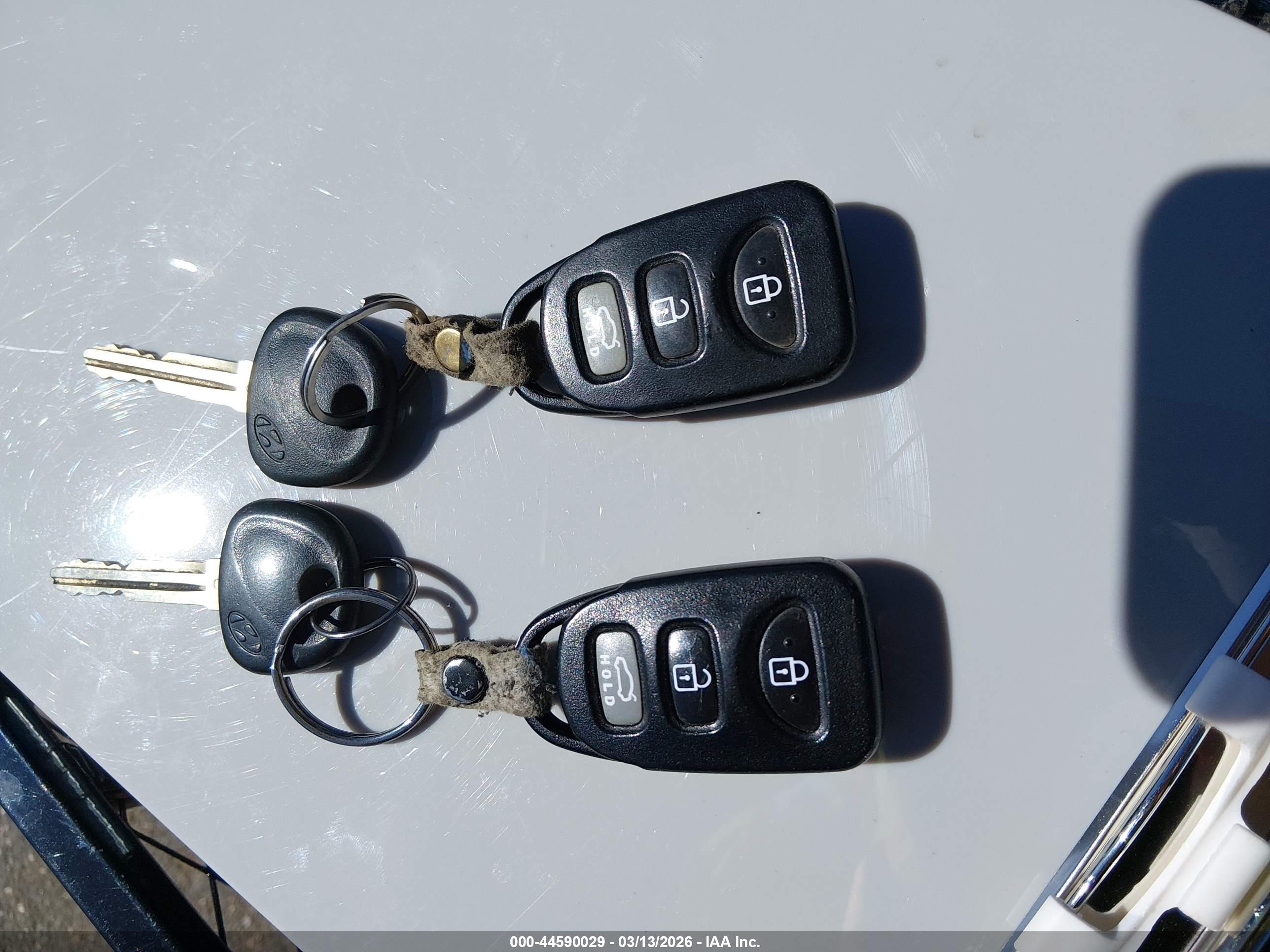 HYUNDAI ELANTRA image 11