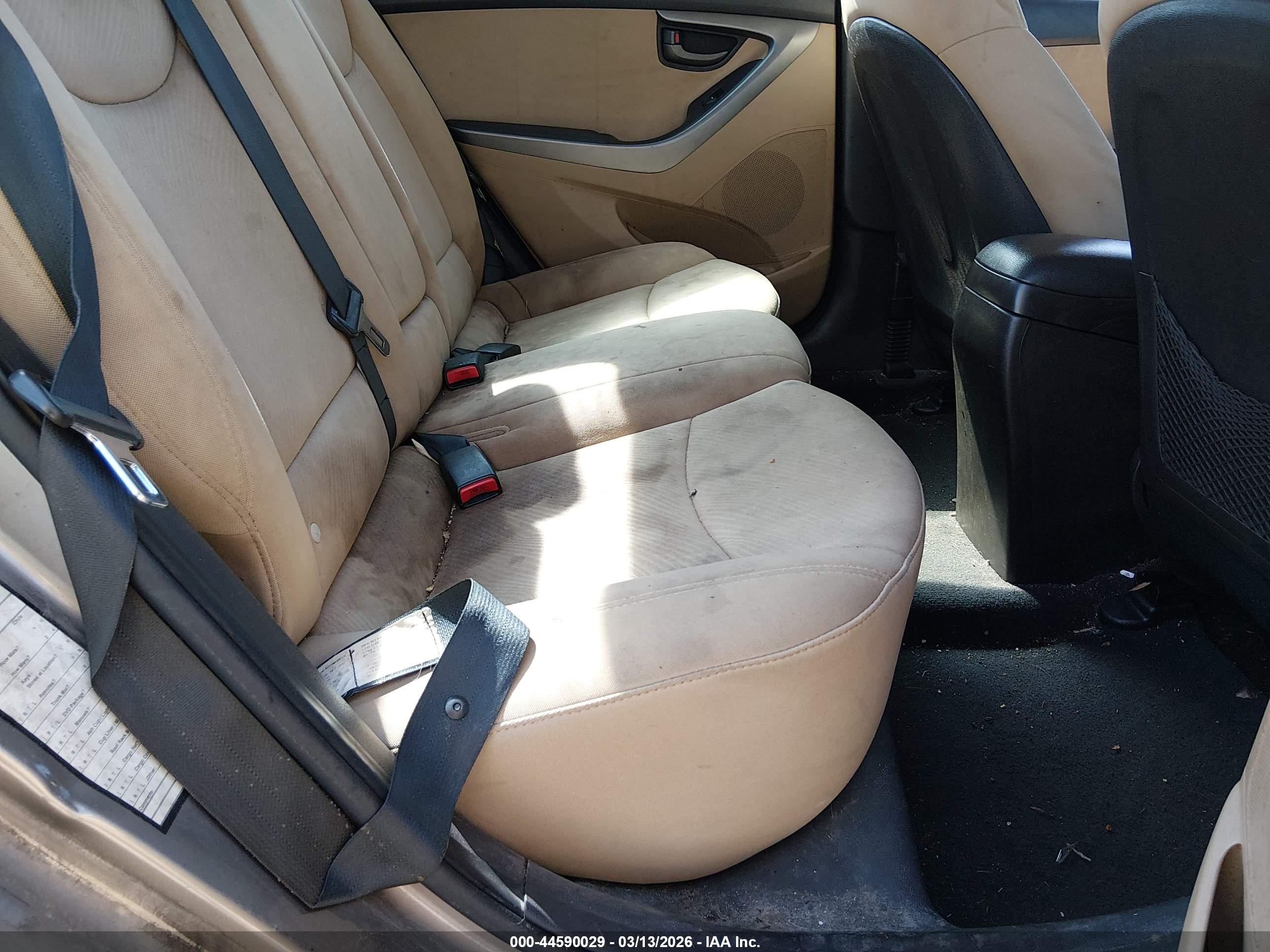 HYUNDAI ELANTRA image 8