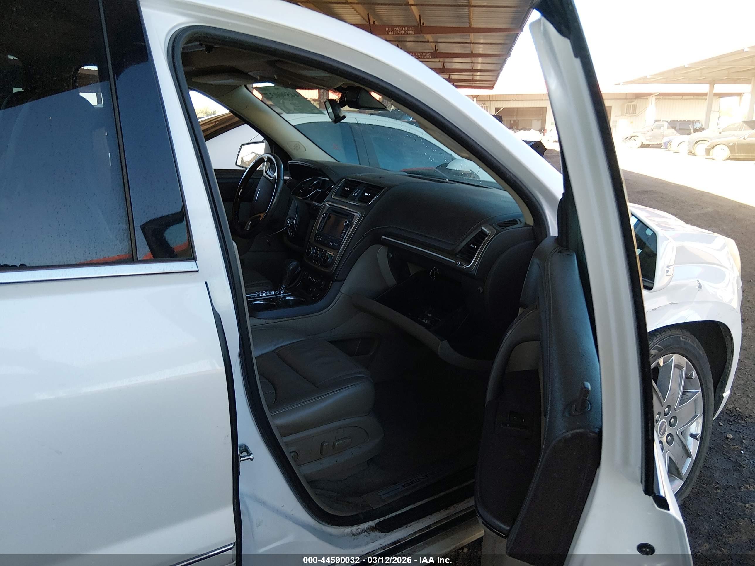 GMC ACADIA image 5