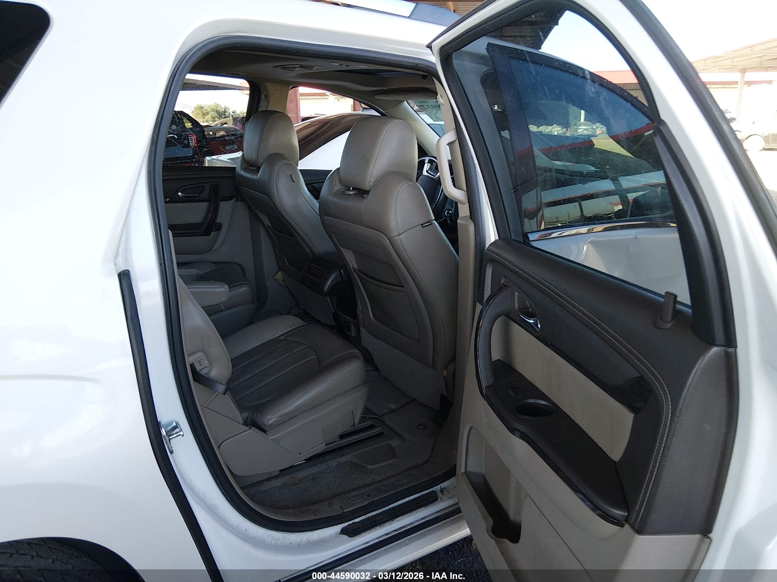 GMC ACADIA image 8