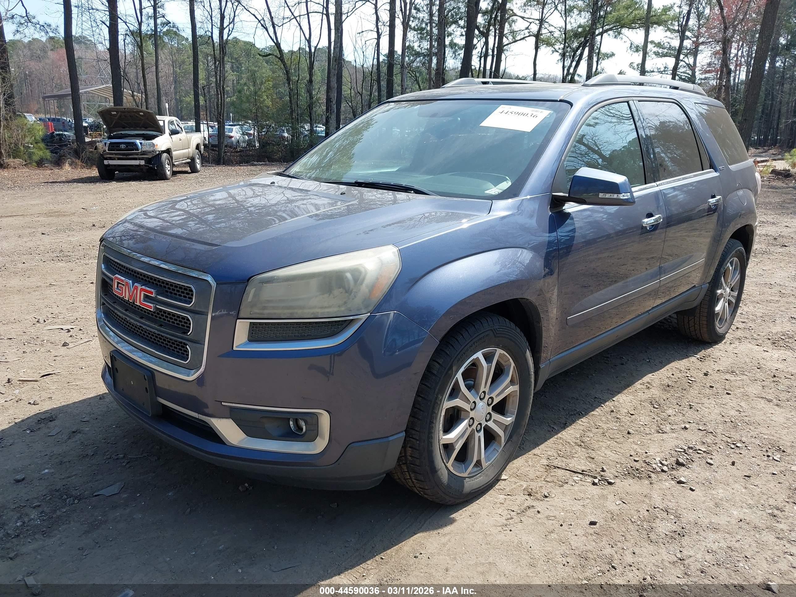 GMC ACADIA image 2