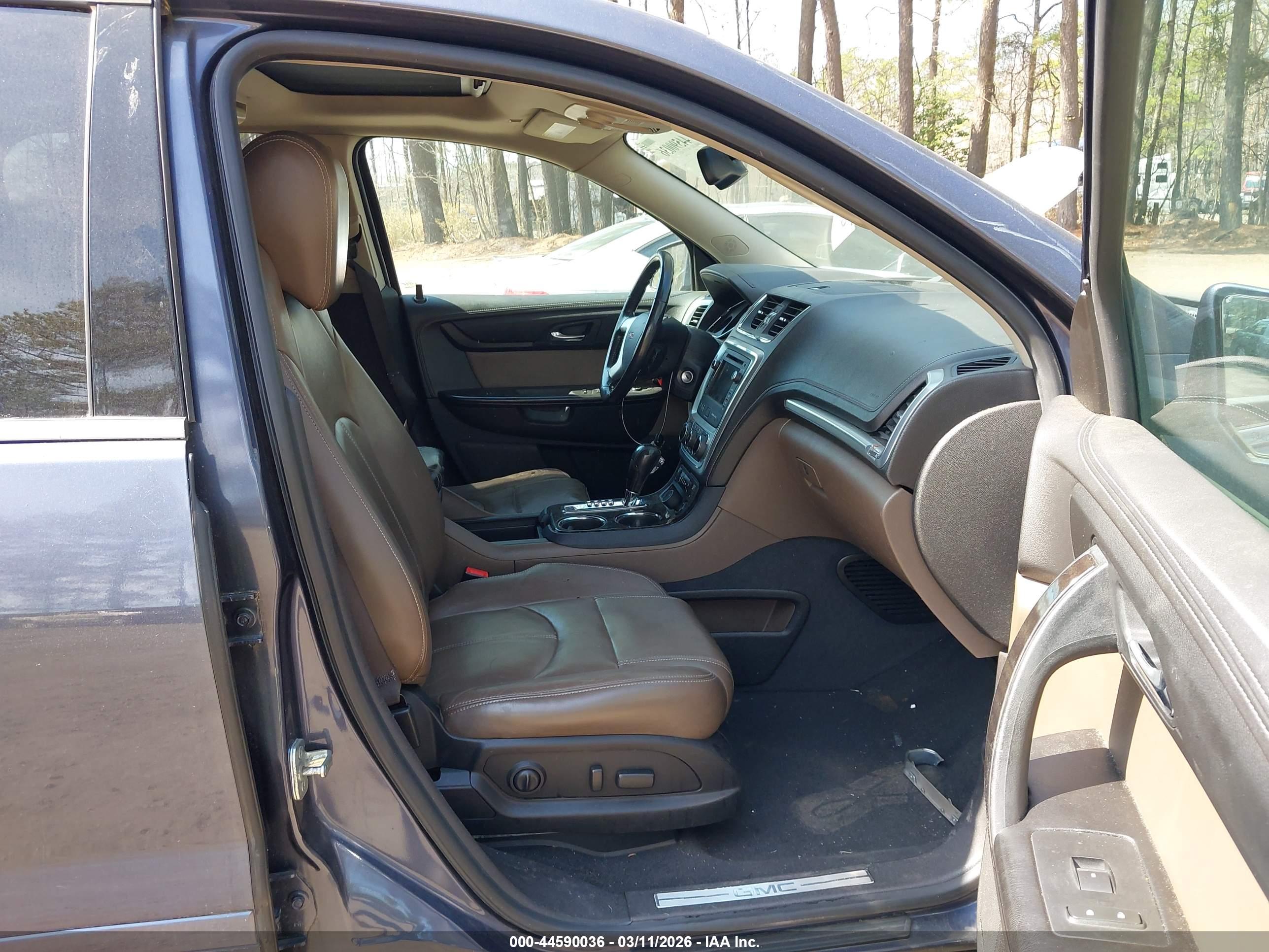 GMC ACADIA image 5