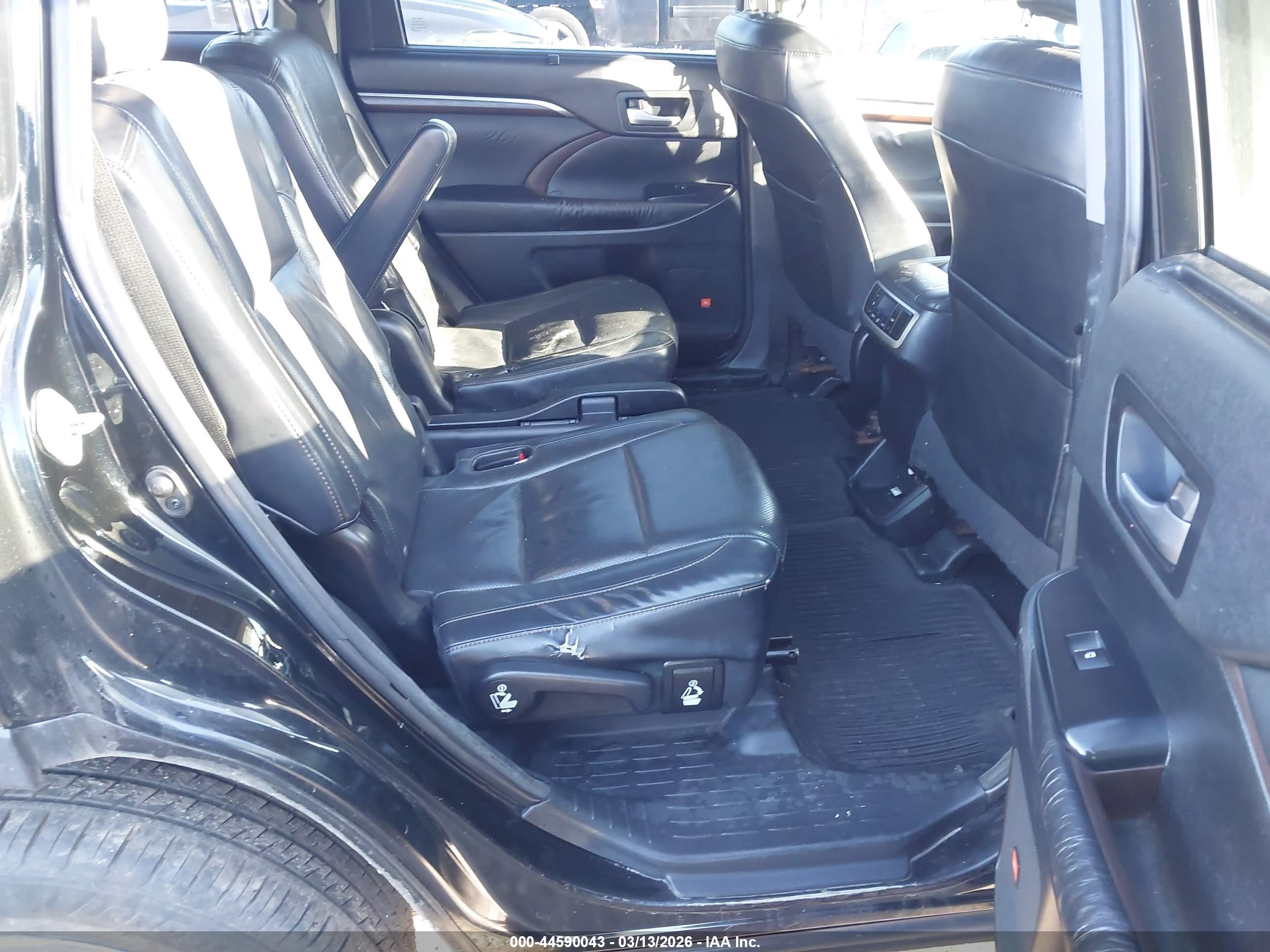 TOYOTA HIGHLANDER image 8