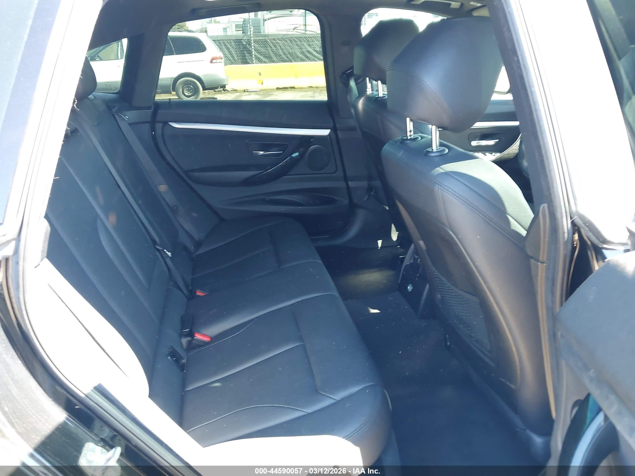 BMW 330I image 8