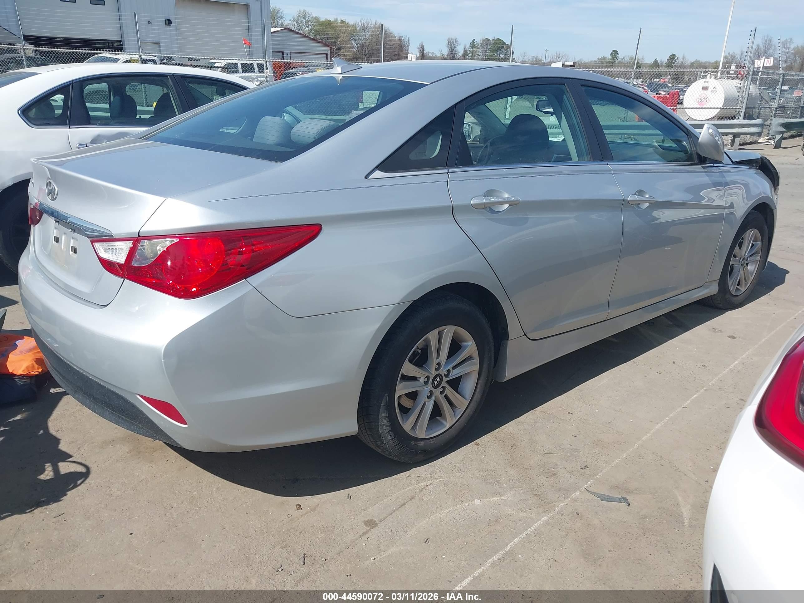 HYUNDAI SONATA image 4
