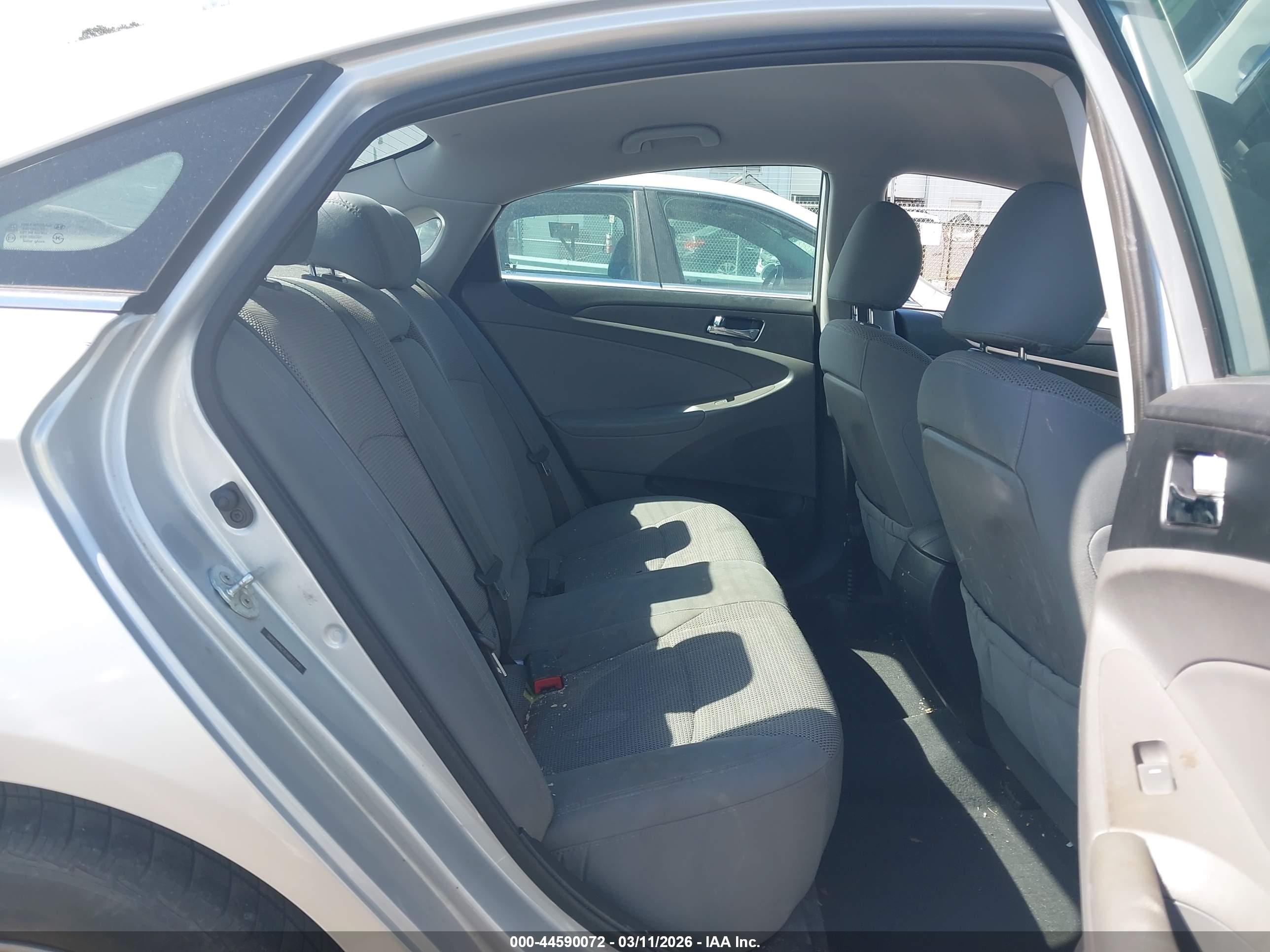 HYUNDAI SONATA image 8