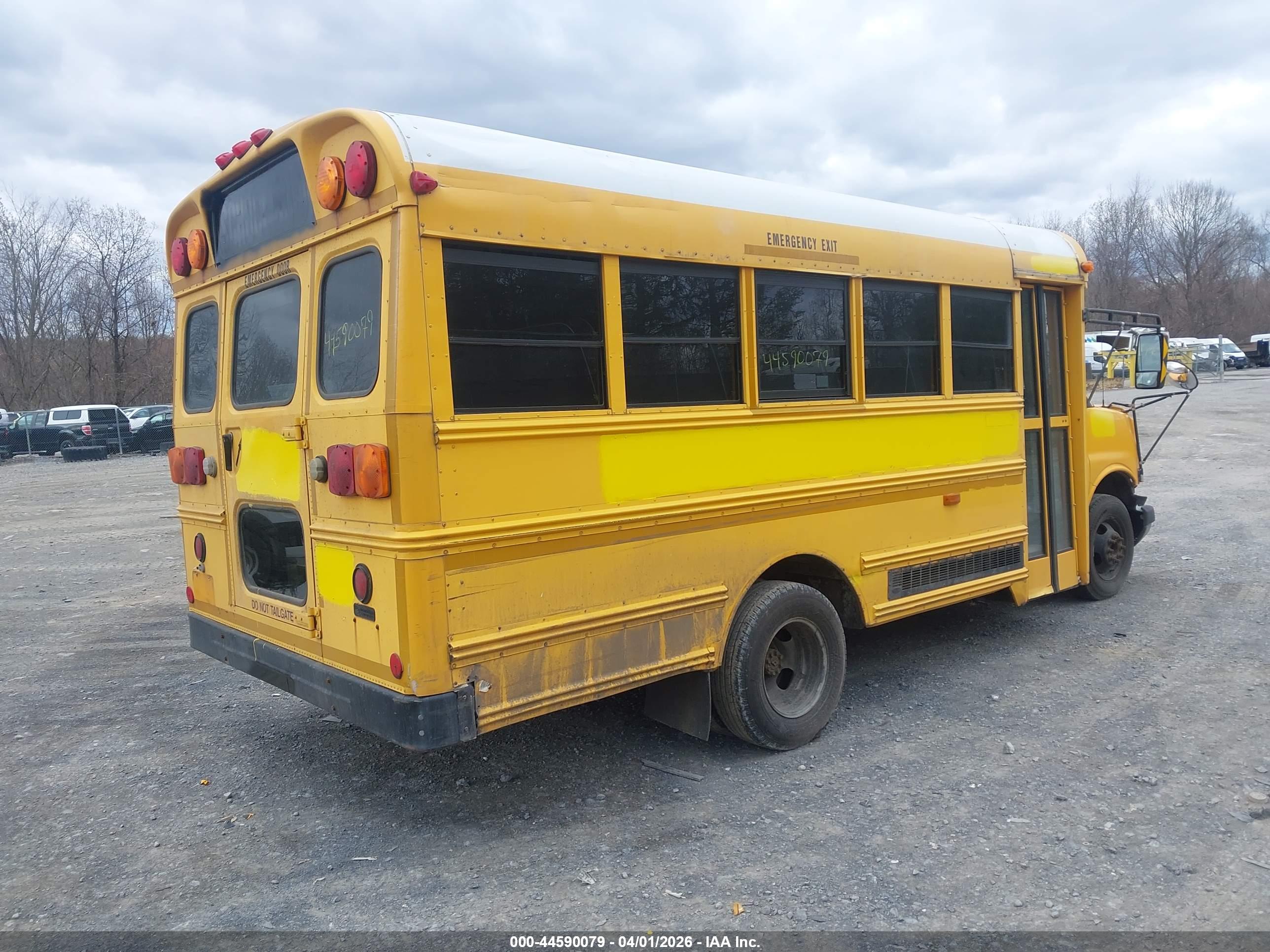 GMC SAVANA image 4