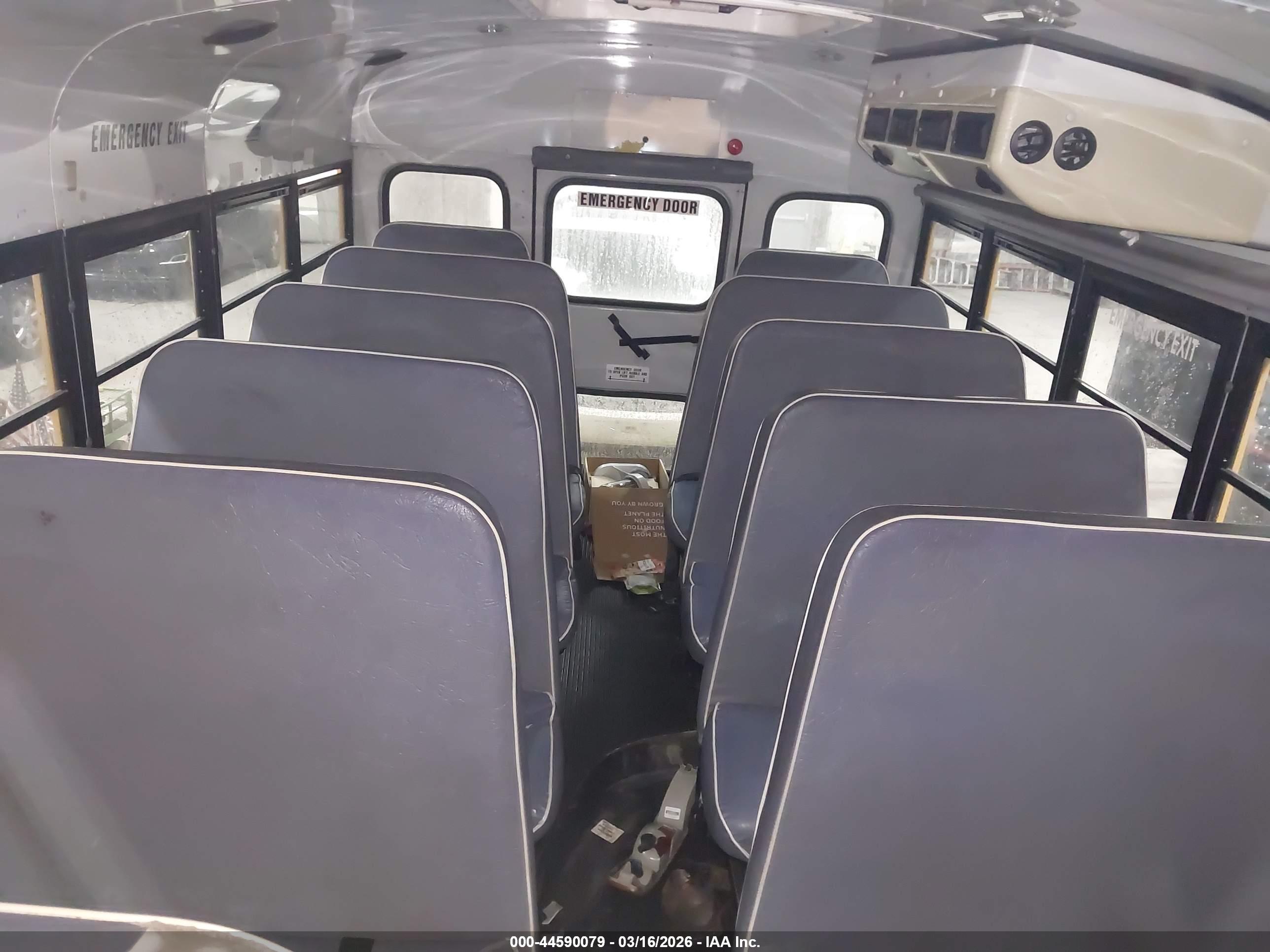 GMC SAVANA image 8