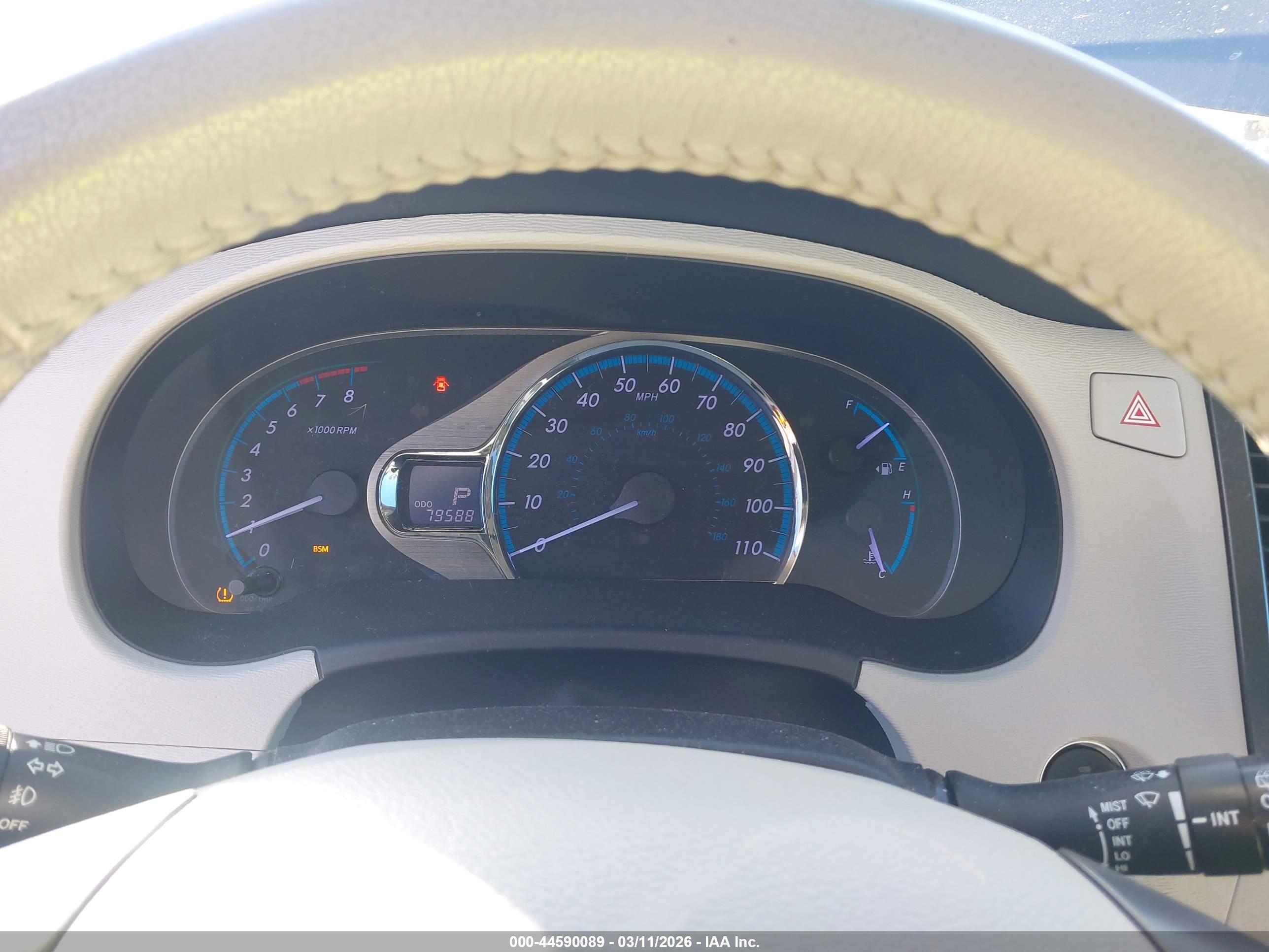 TOYOTA SIENNA image 7