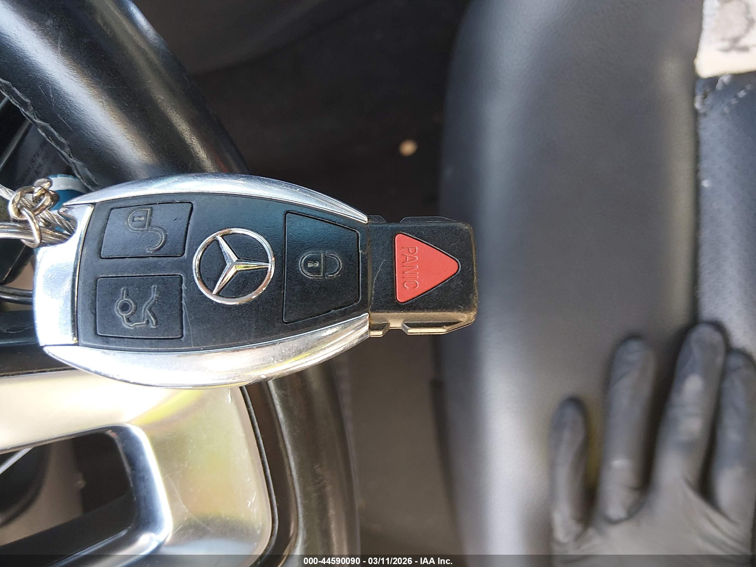 MERCEDES-BENZ E image 11