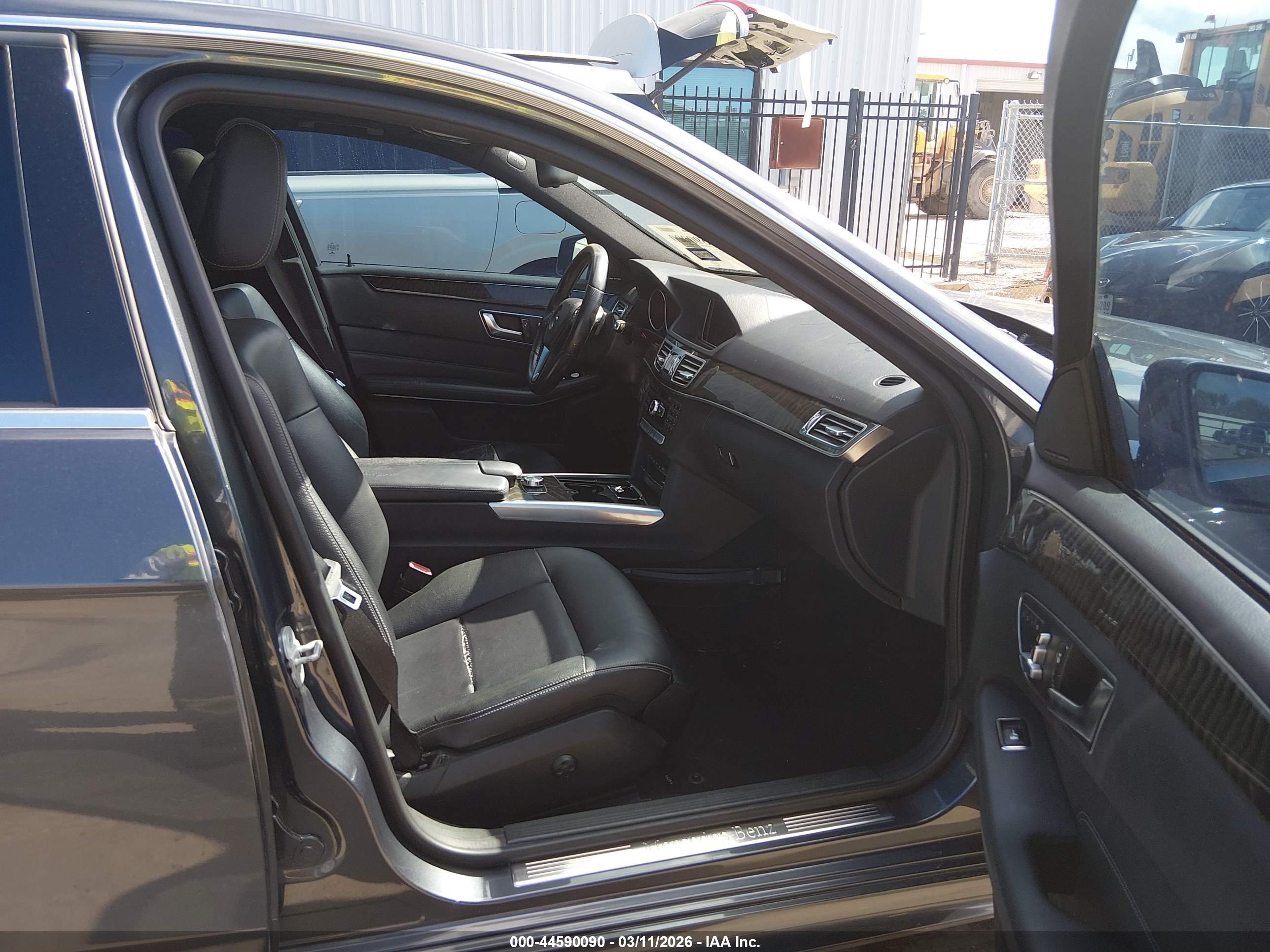 MERCEDES-BENZ E image 5