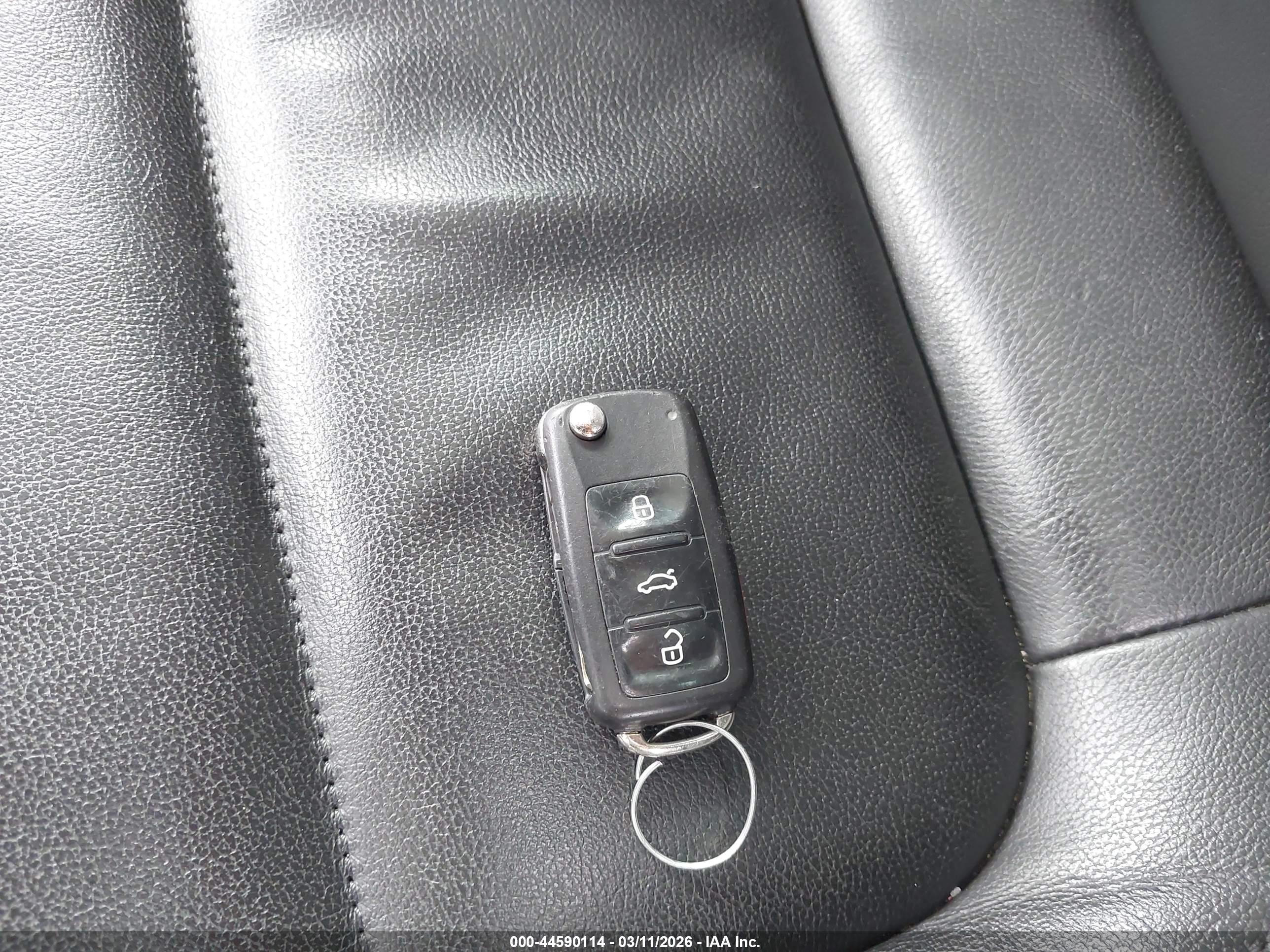 VOLKSWAGEN TIGUAN image 11