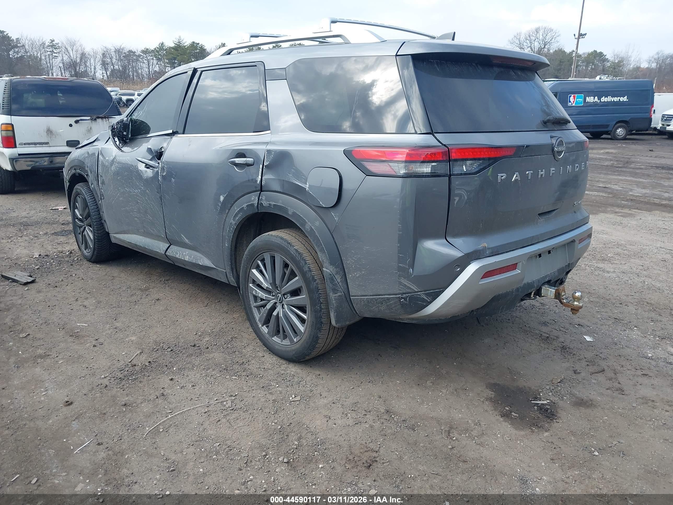 NISSAN PATHFINDER image 3