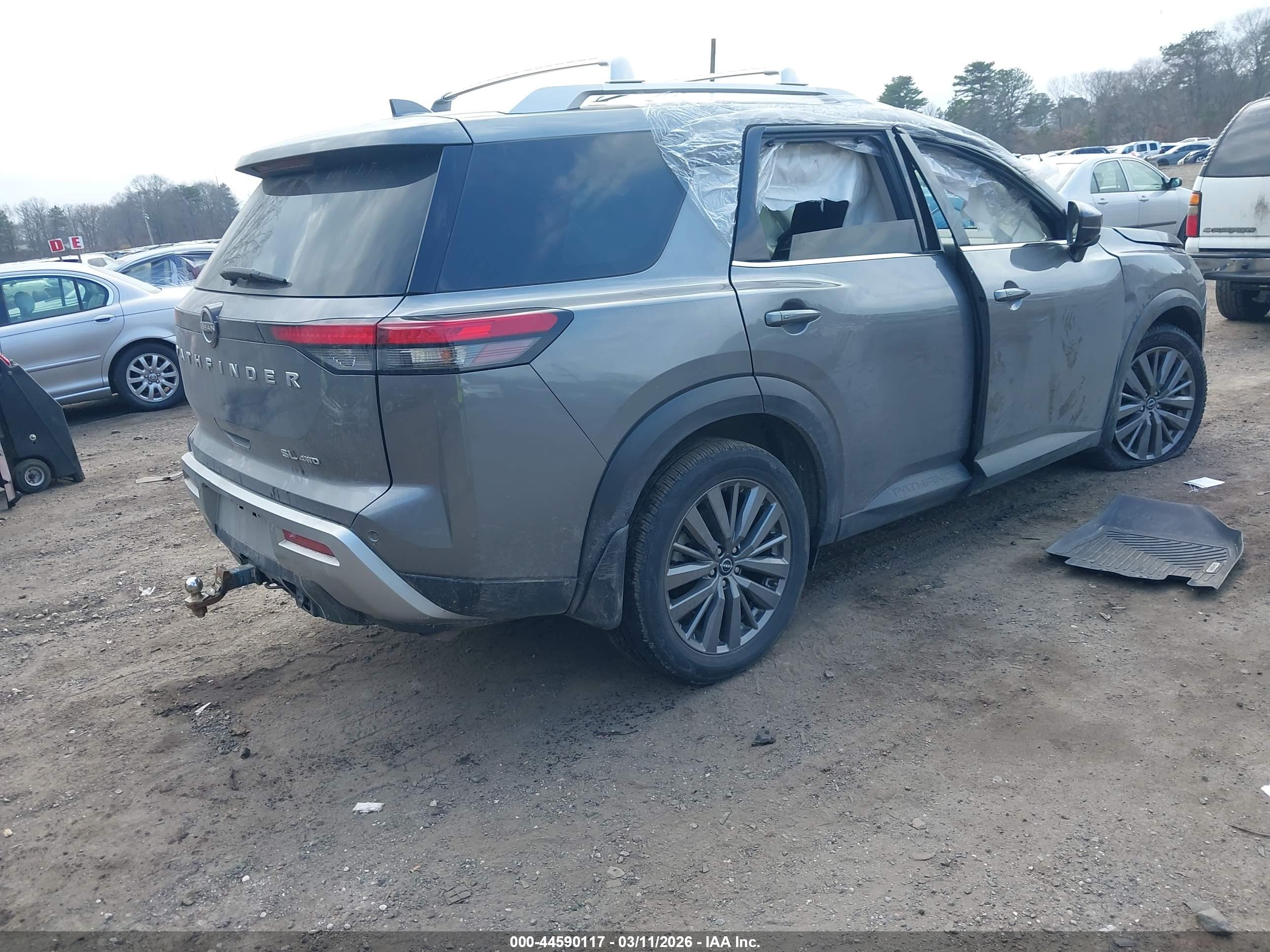 NISSAN PATHFINDER image 4