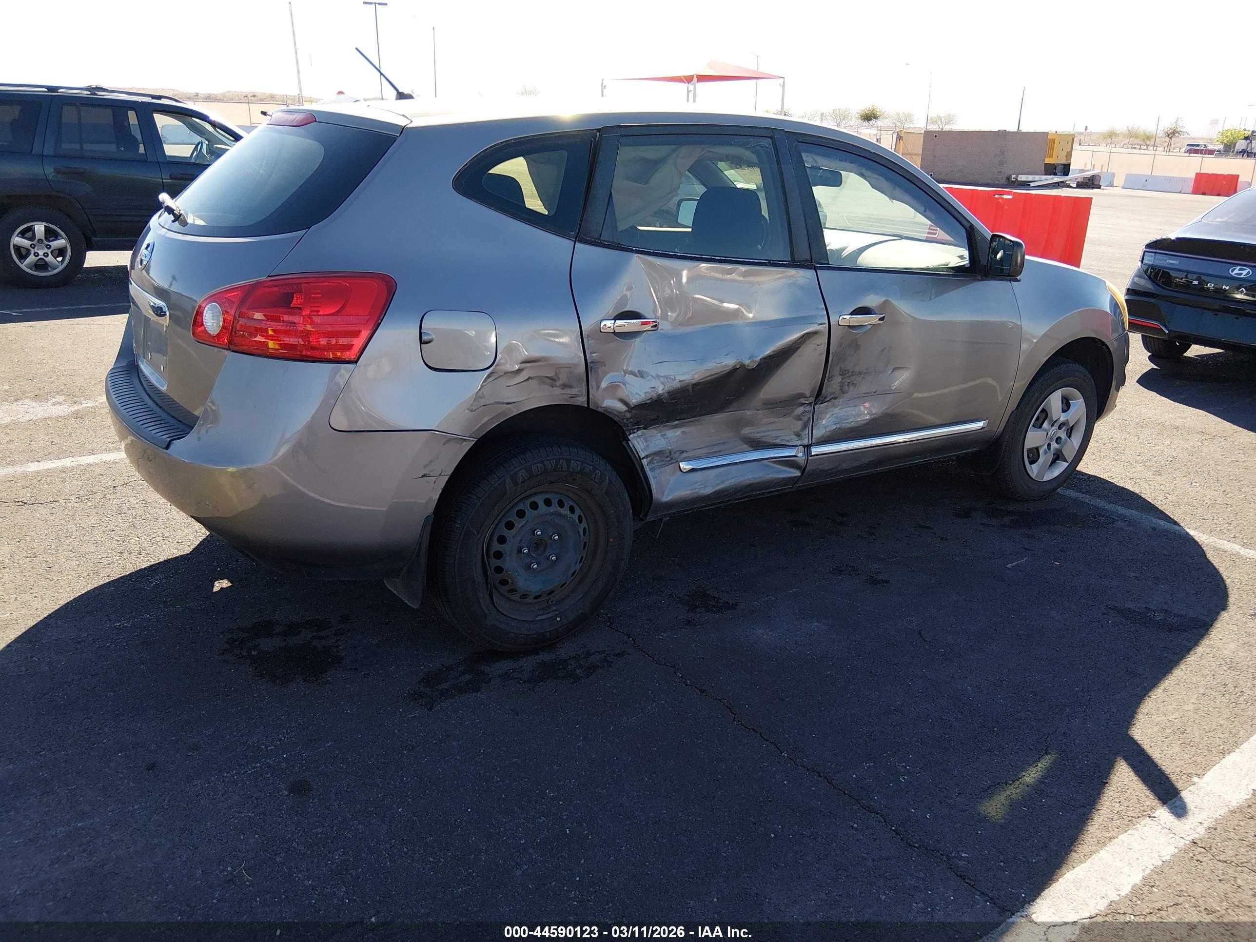 NISSAN ROGUE image 4