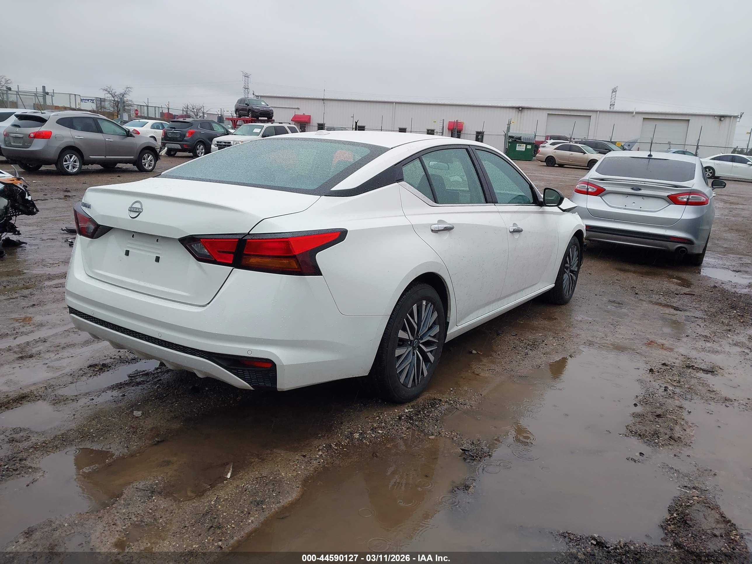NISSAN ALTIMA image 4