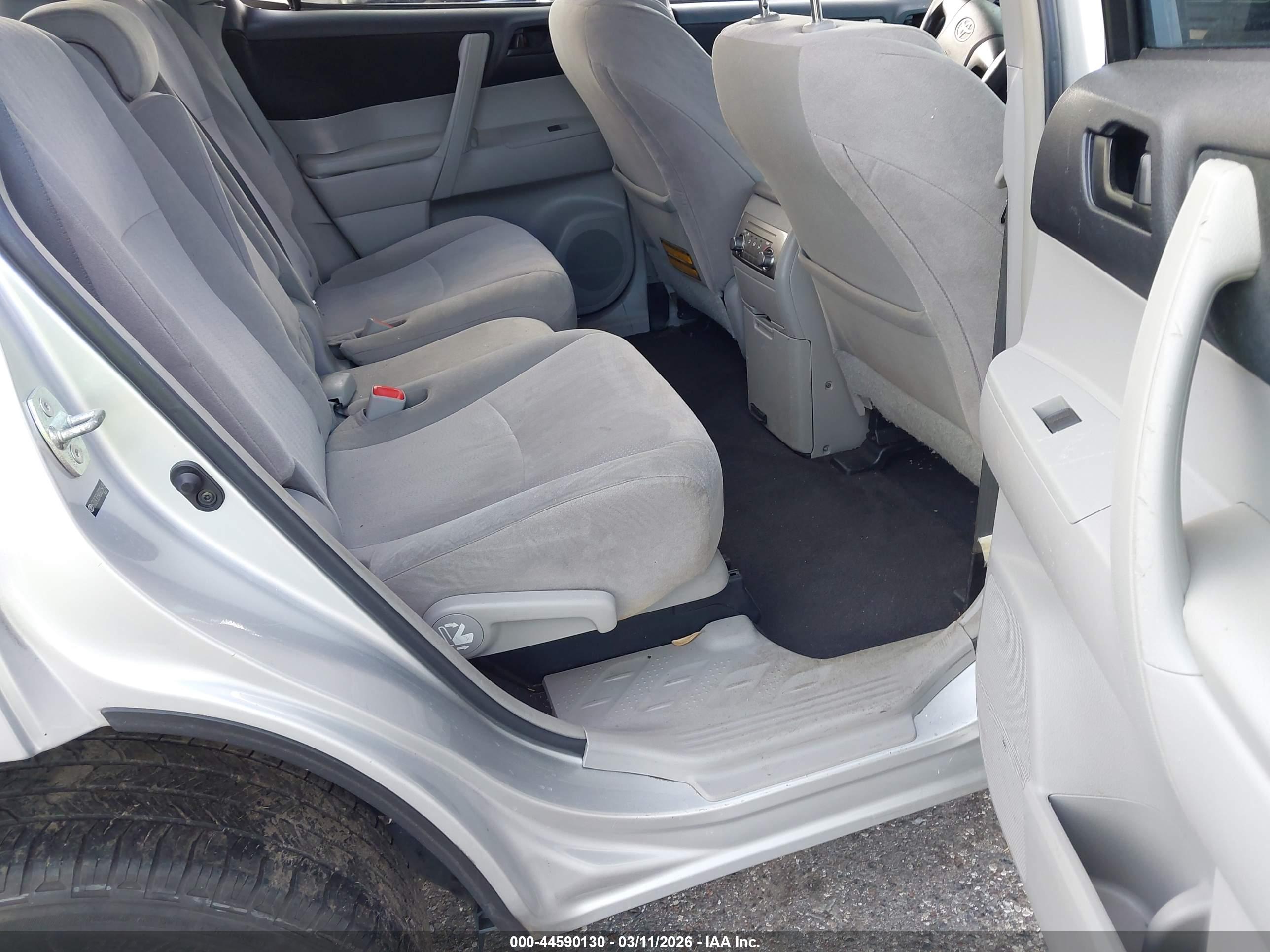 TOYOTA HIGHLANDER image 8