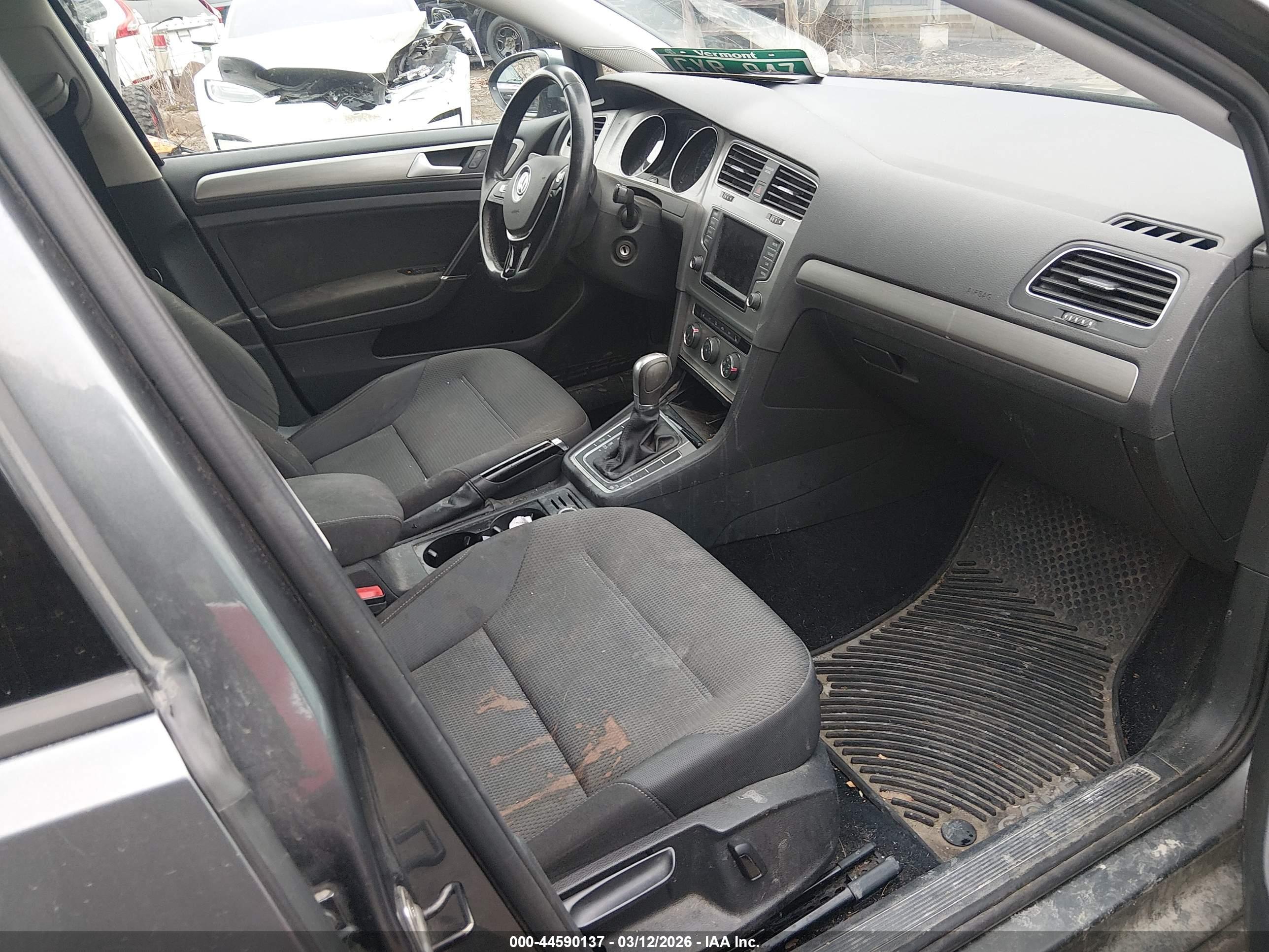 VOLKSWAGEN GOLF image 5