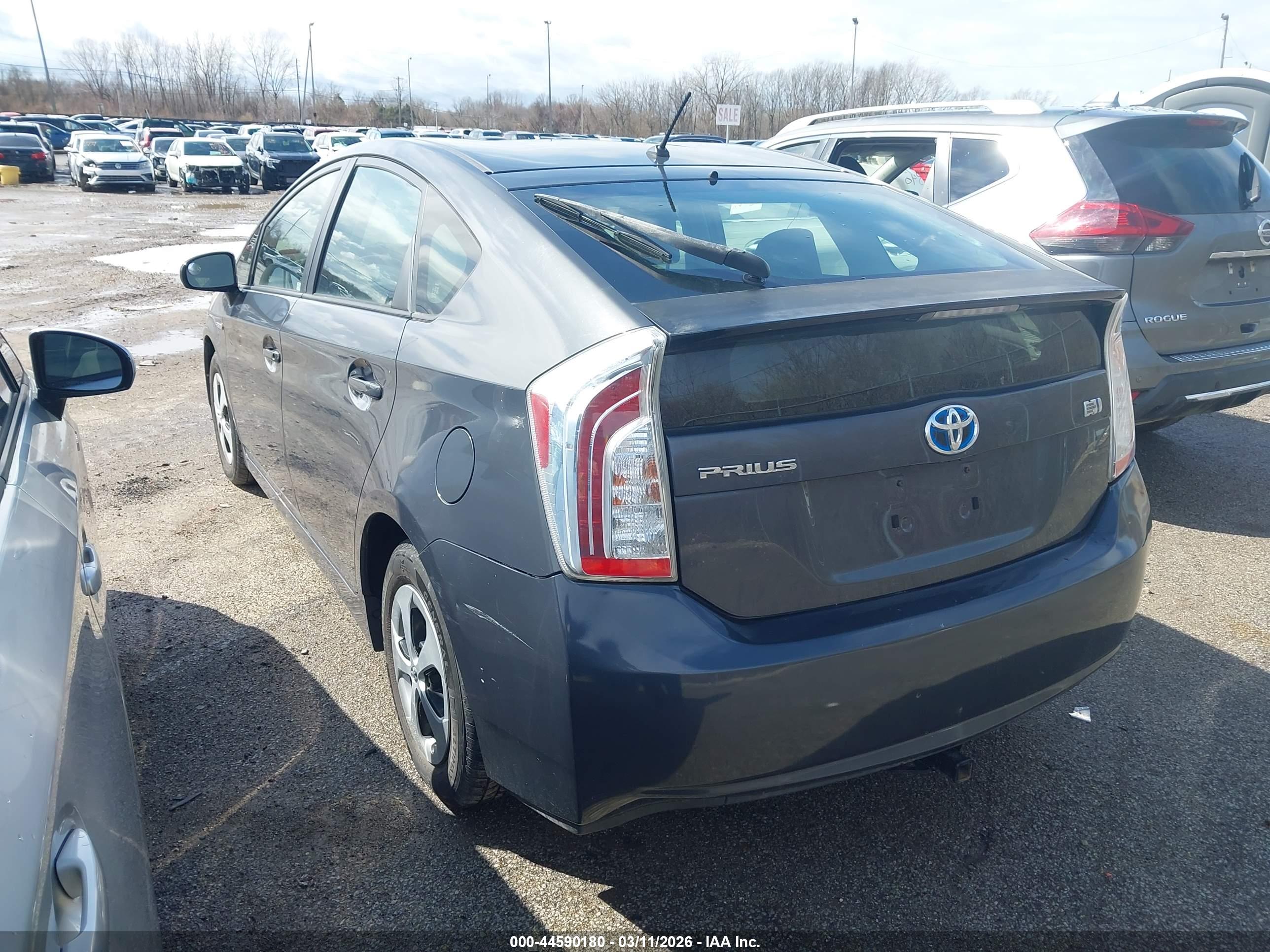 TOYOTA PRIUS image 3