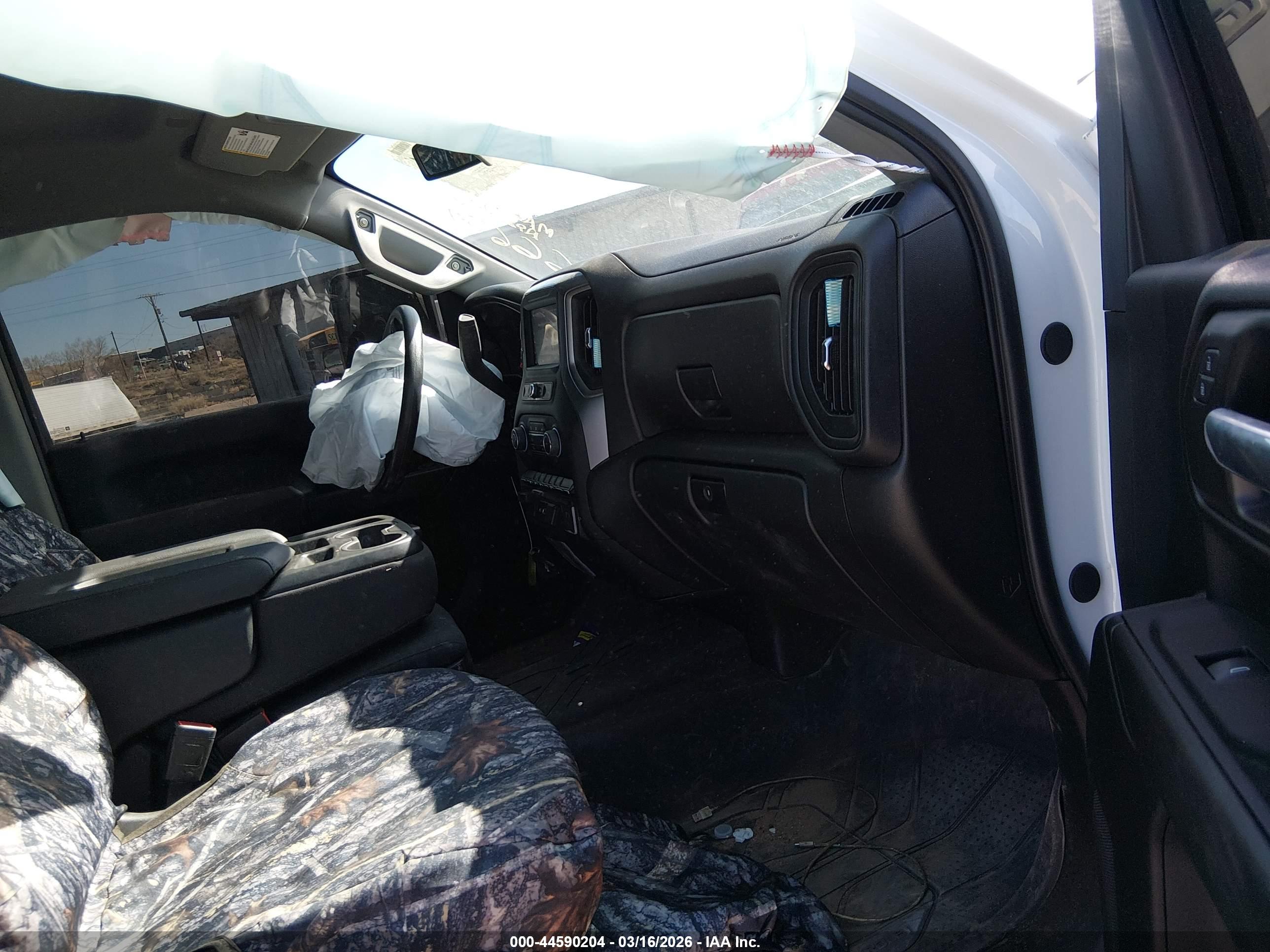 CHEVROLET SILVERADO image 5